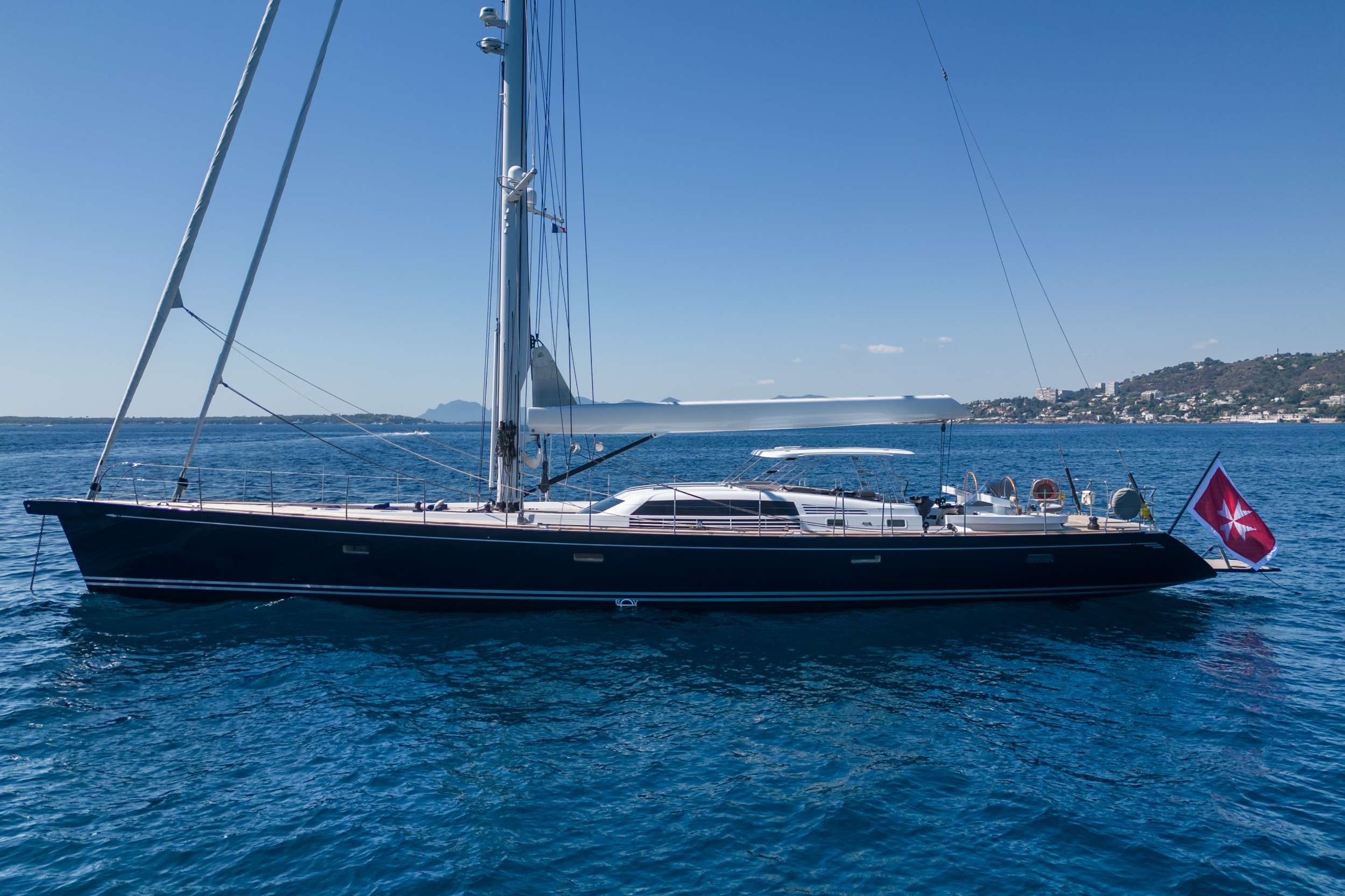 LADY 8 Yacht Charter - Ritzy Charters