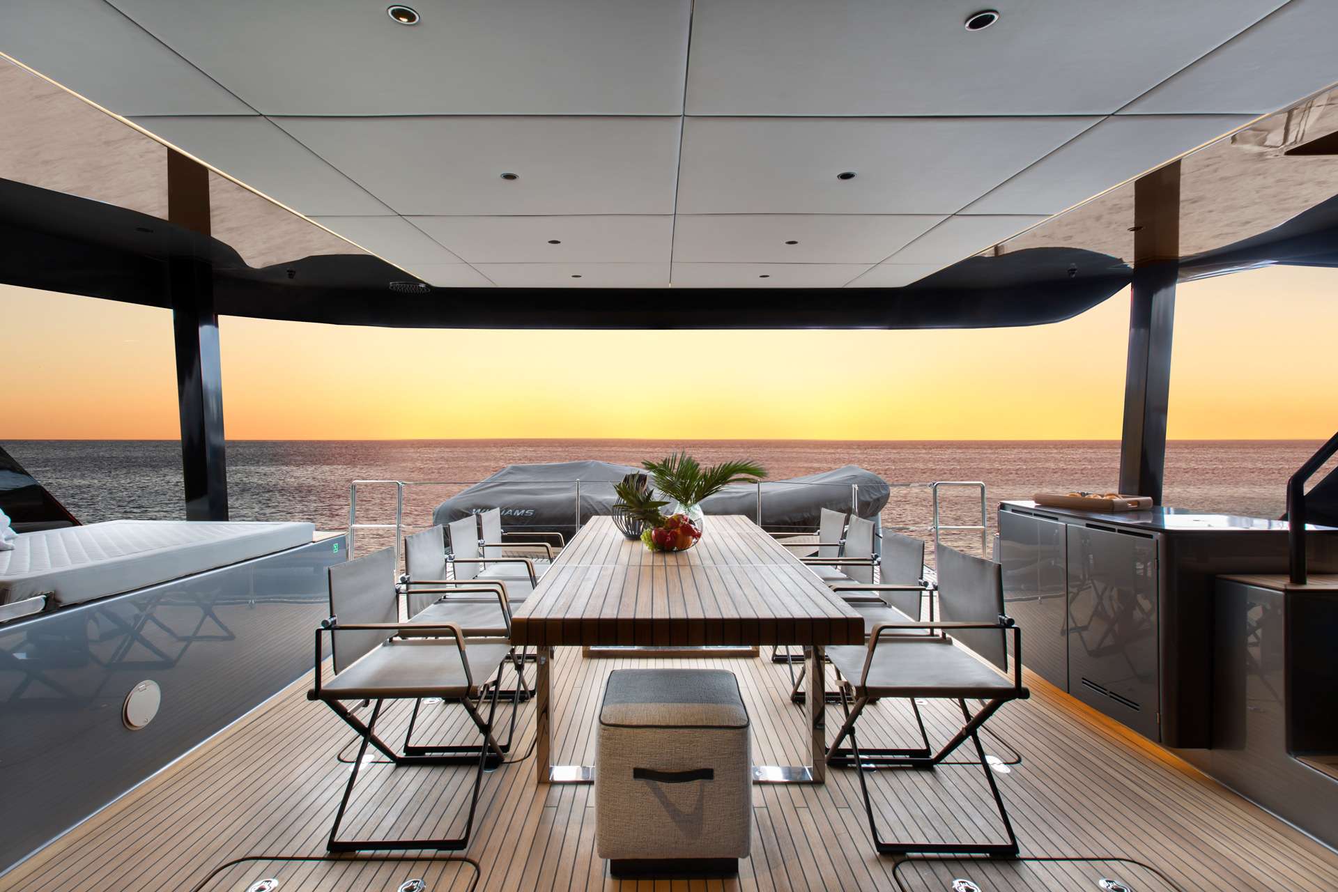 CALMA Yacht Charter - Aft Deck