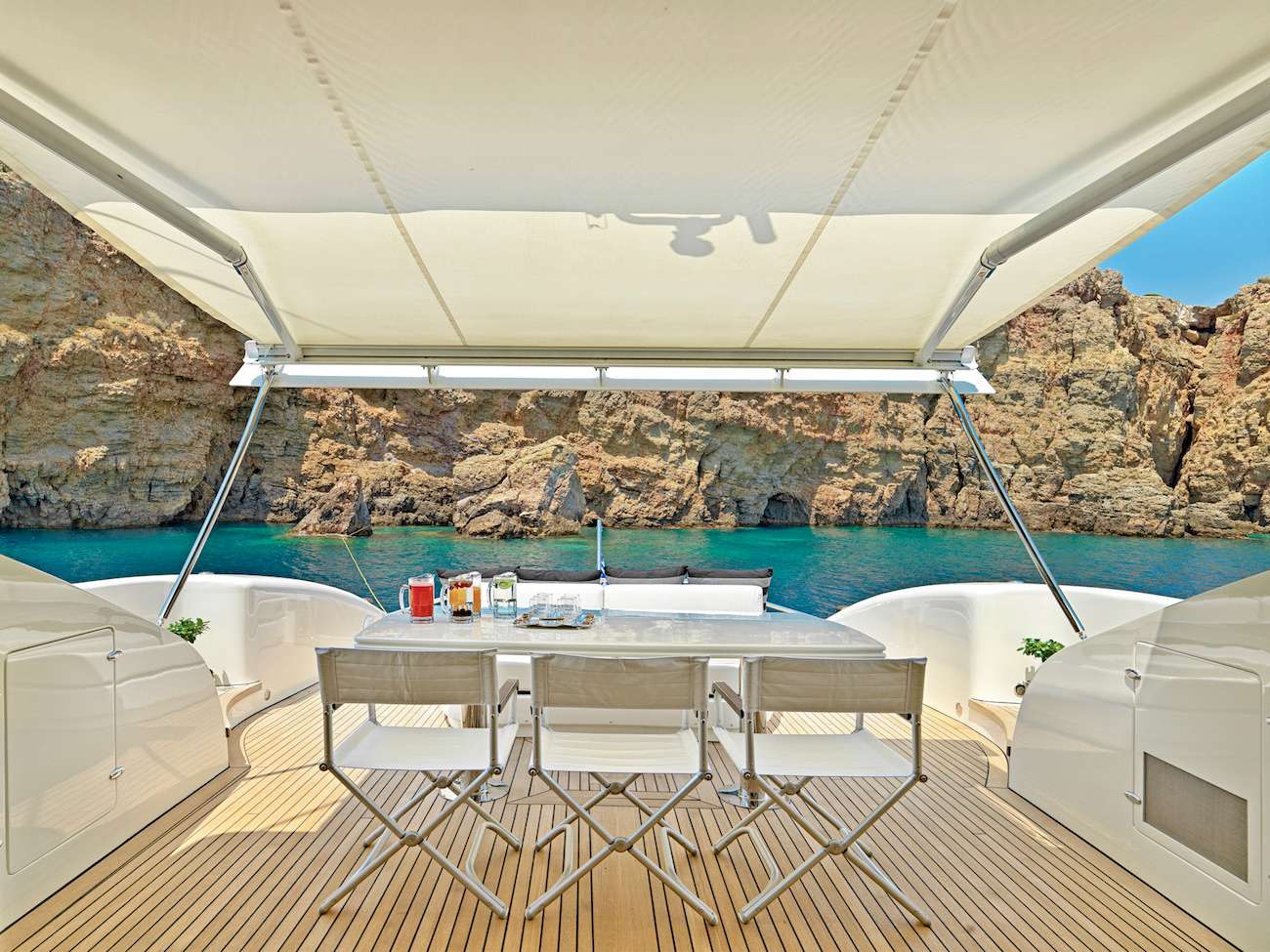 Aft deck shade