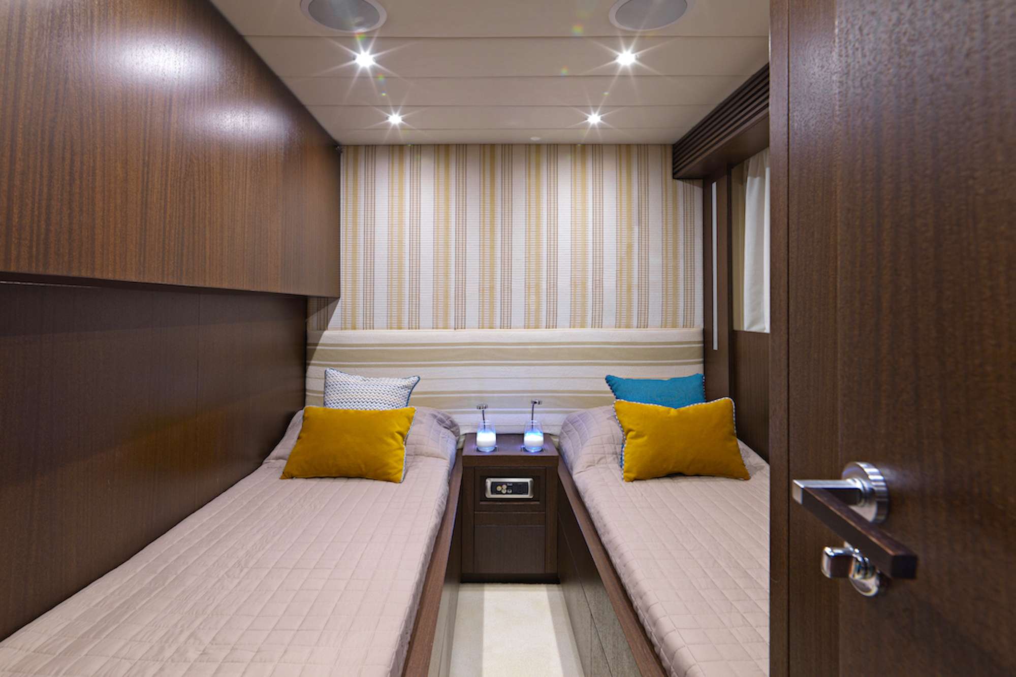 Twin cabin