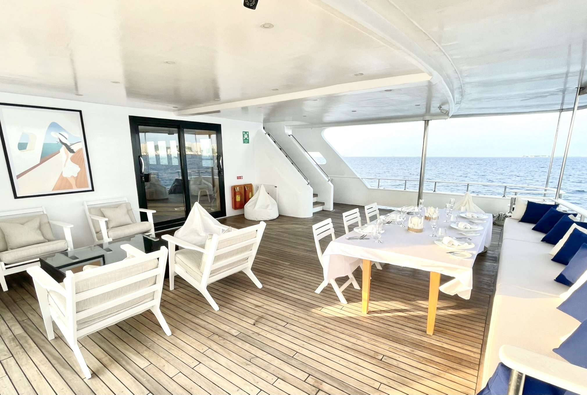 SAFIRA Yacht Charter - Main deck aft