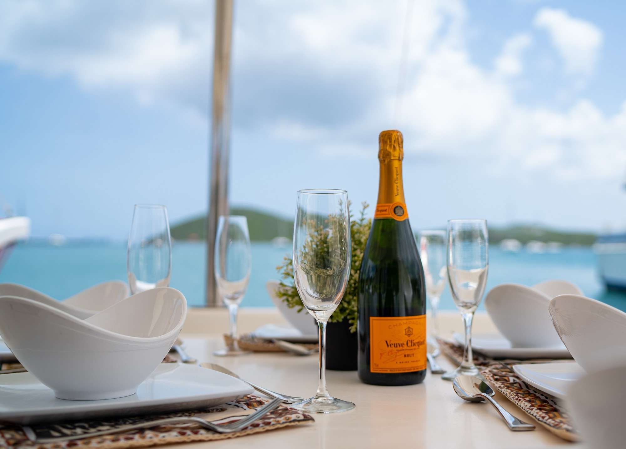 BEYOND STARDUST Yacht Charter - Elegant Dining/Special Occasions