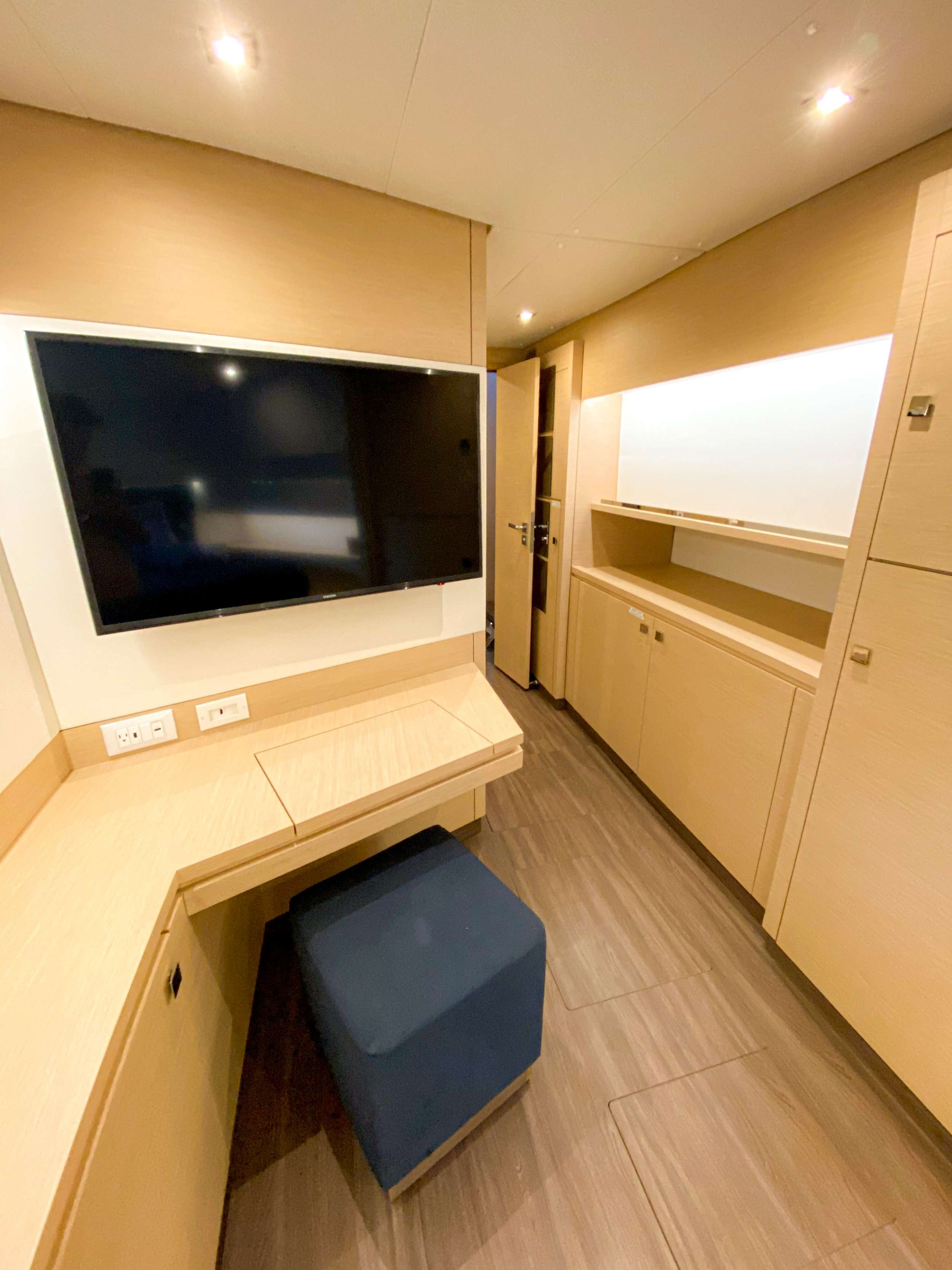 Sol Mates Yacht Charter - Maser cabin suite