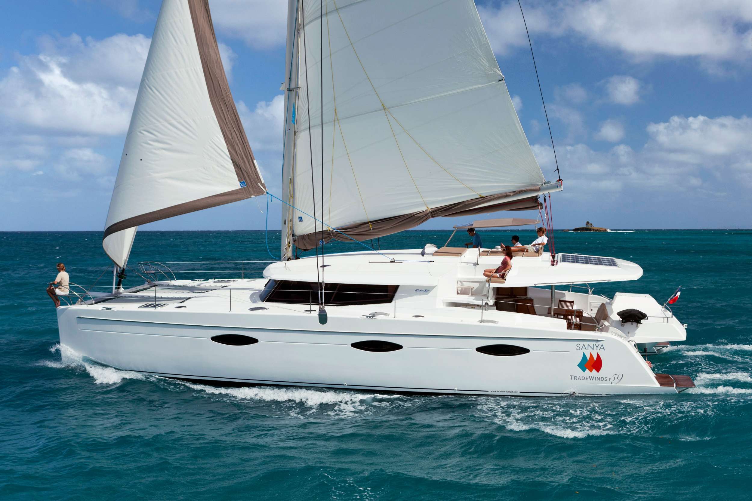 Yacht Charter TE MOANA - LUXURY TW59 | Ritzy Charters