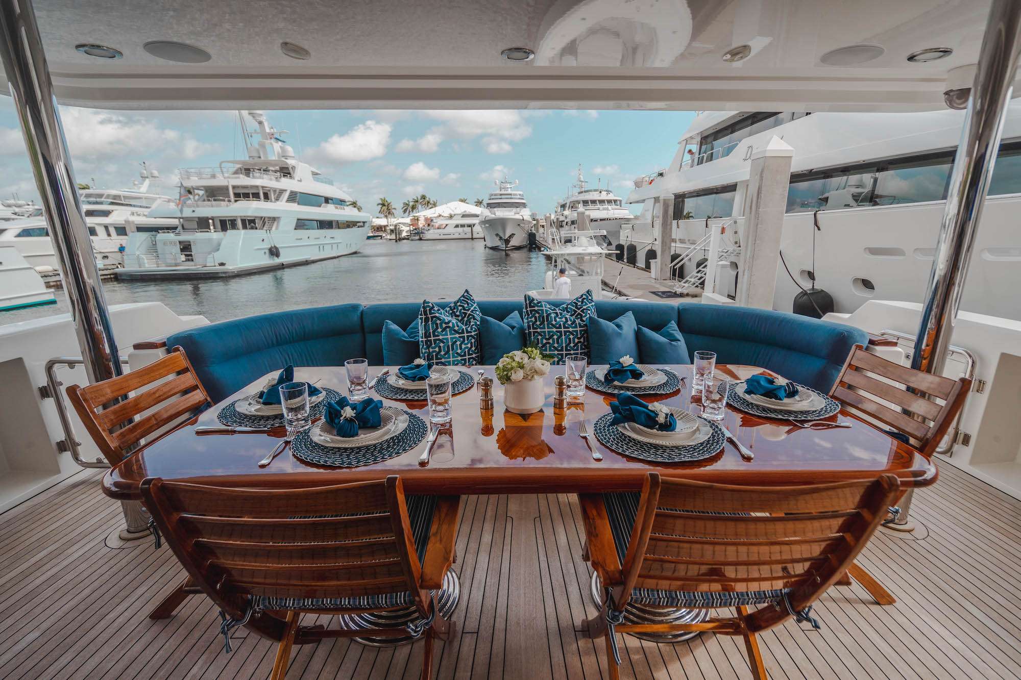 NOW OR NEVER Yacht Charter - Layout