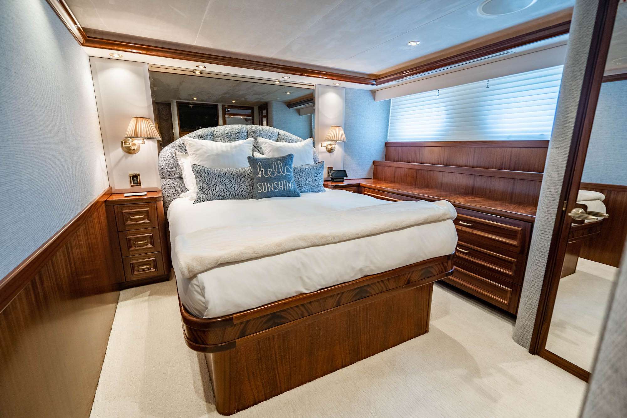 NOW OR NEVER Yacht Charter - Guest Stateroom