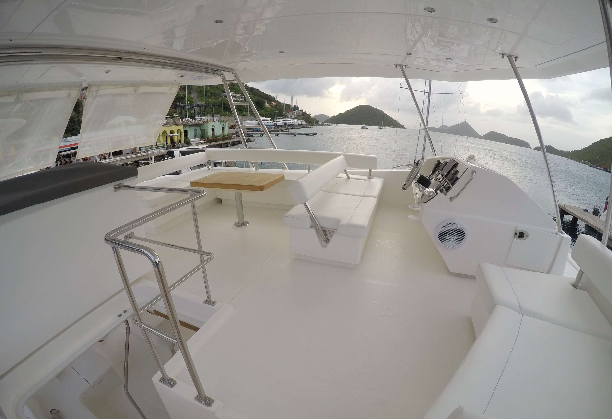 SOMEWHERE HOT Yacht Charter - Flybridge and helm station
