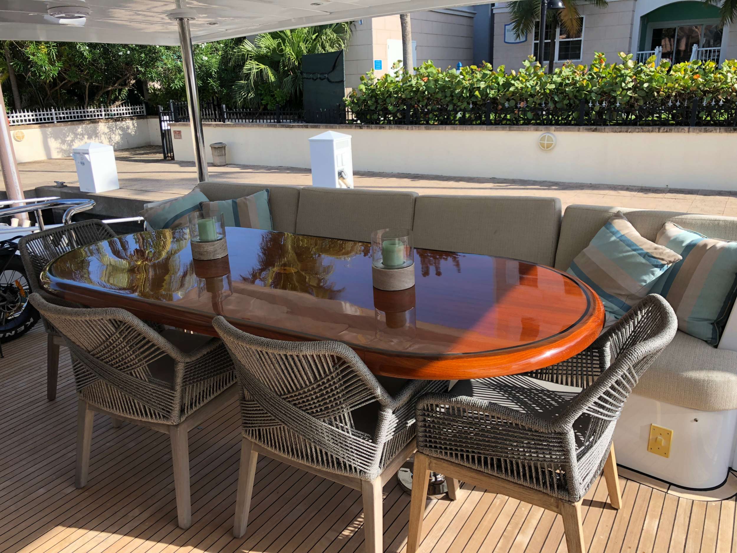 Aft deck dining