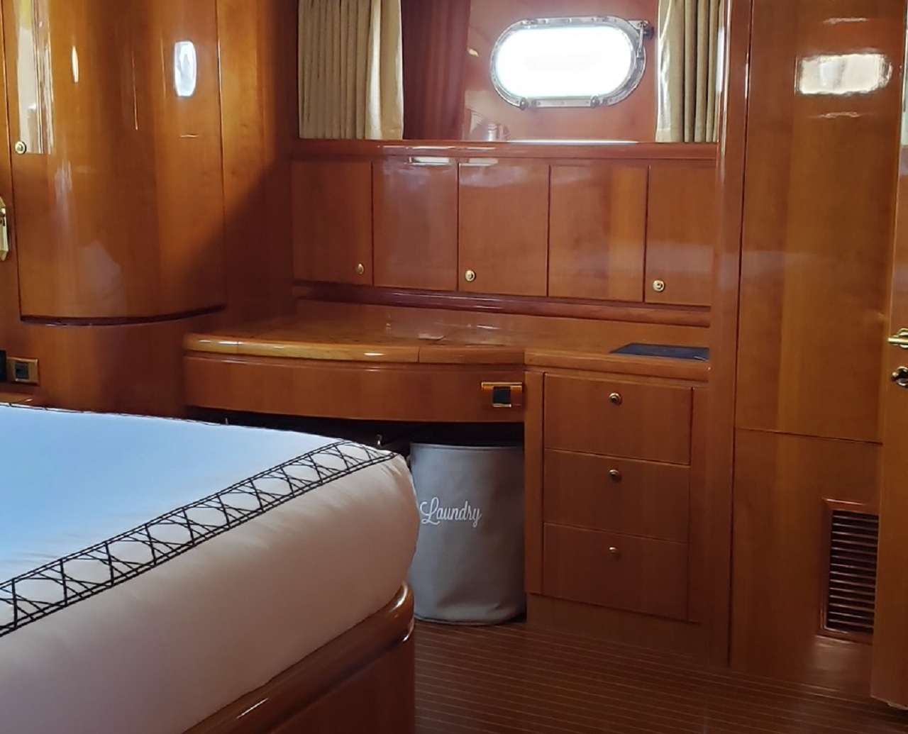 TORTUGA Yacht Charter - Master cabin