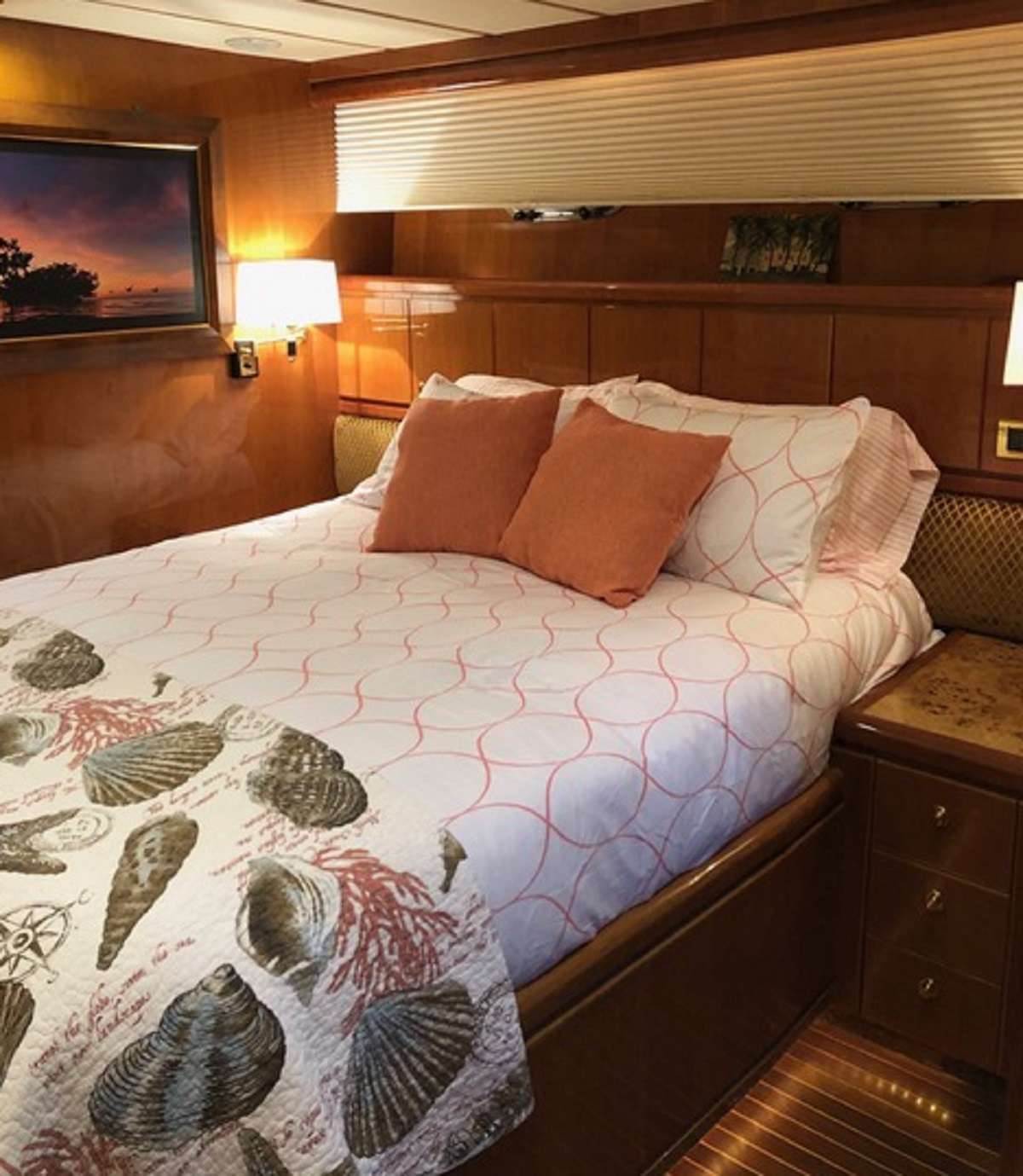 TORTUGA Yacht Charter - VIP cabin