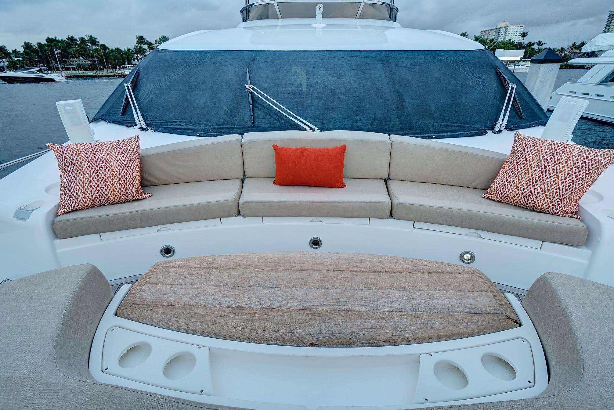 Bow seating