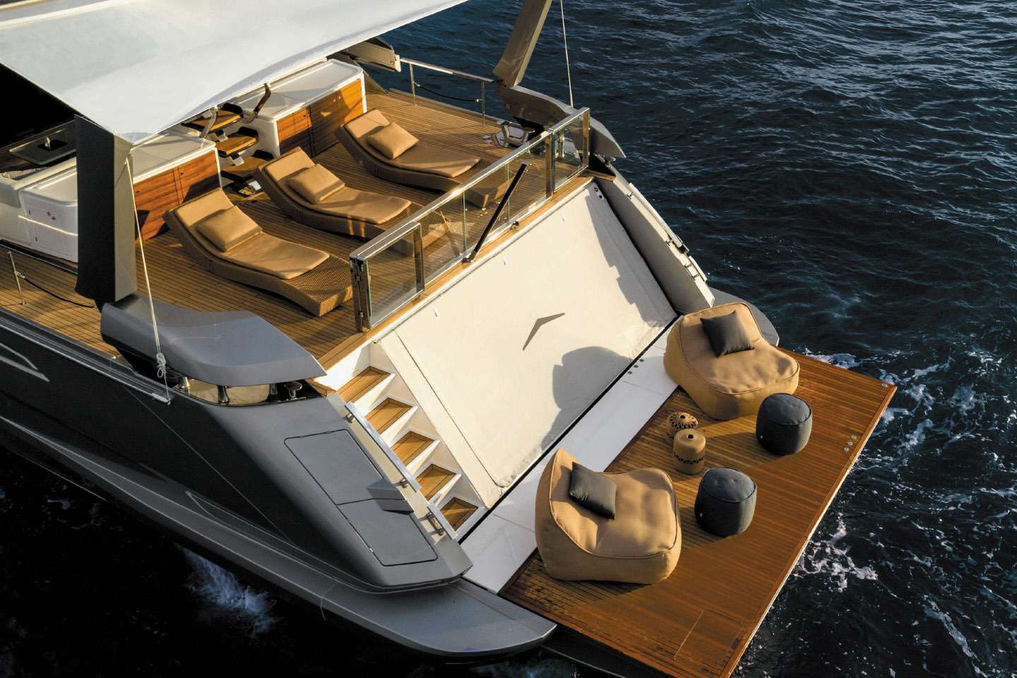 Extended Bathing Platform on the stern