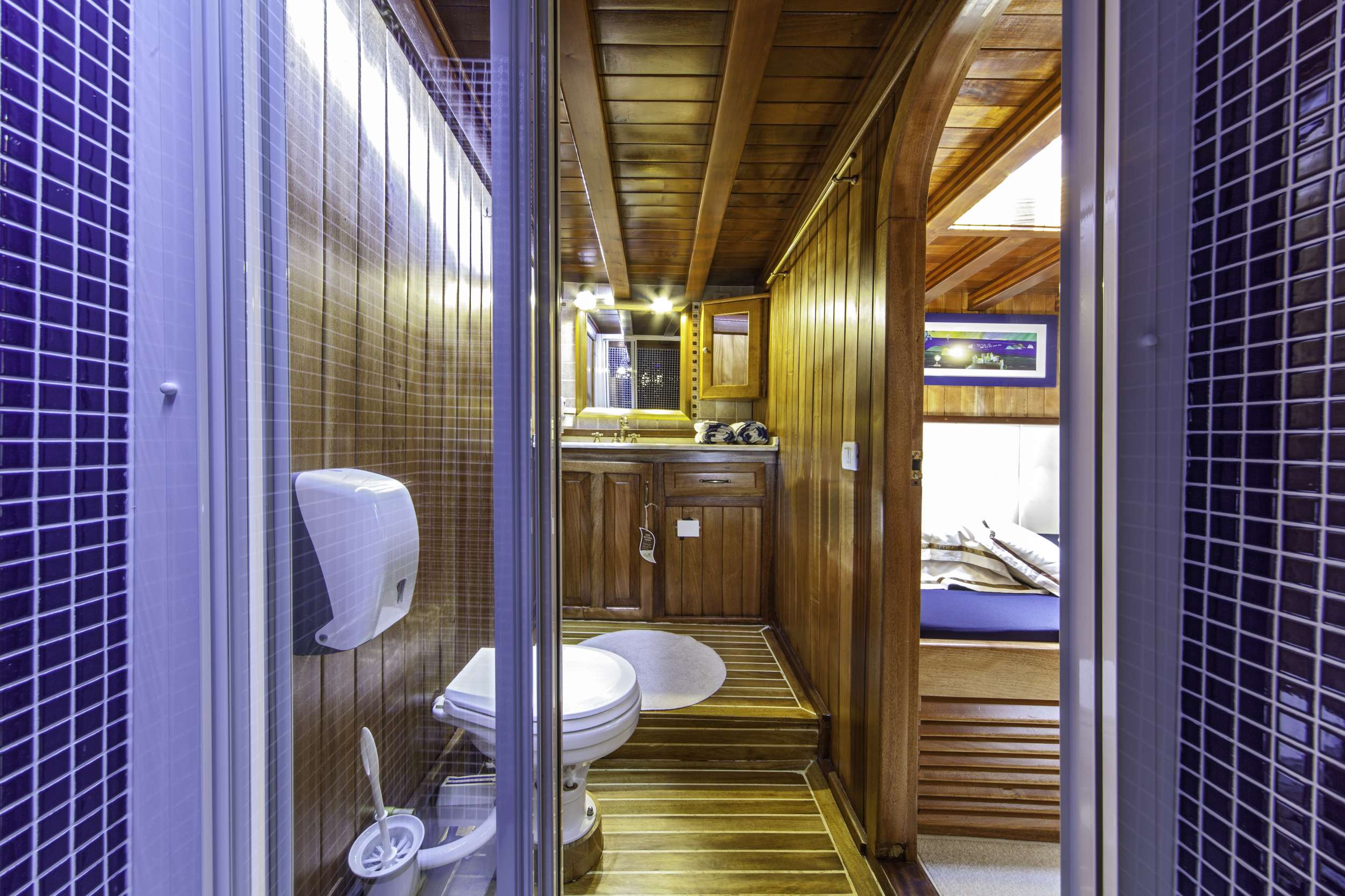 LIBRA Yacht Charter - Bathroom