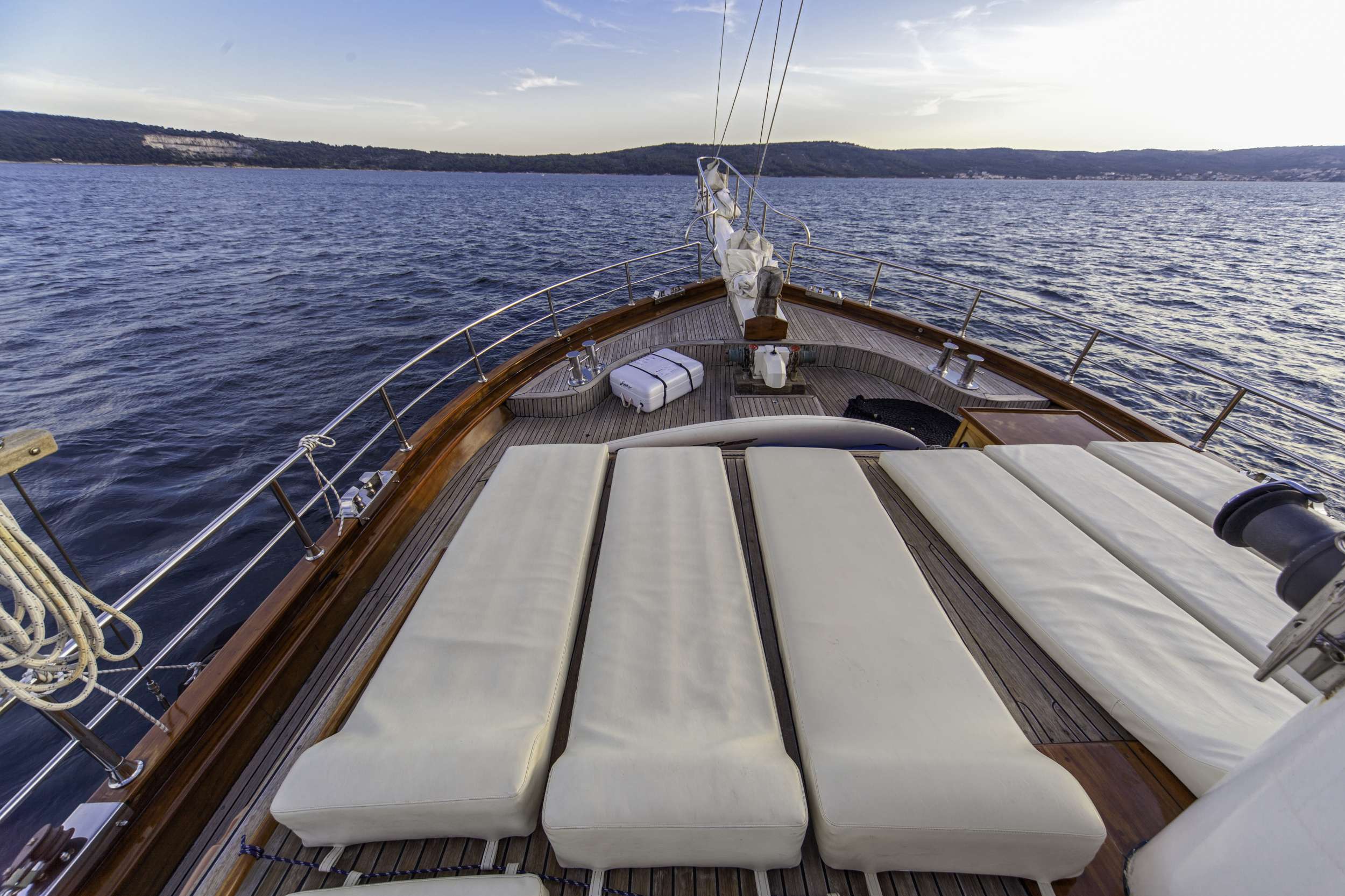 LIBRA Yacht Charter - Sun deck