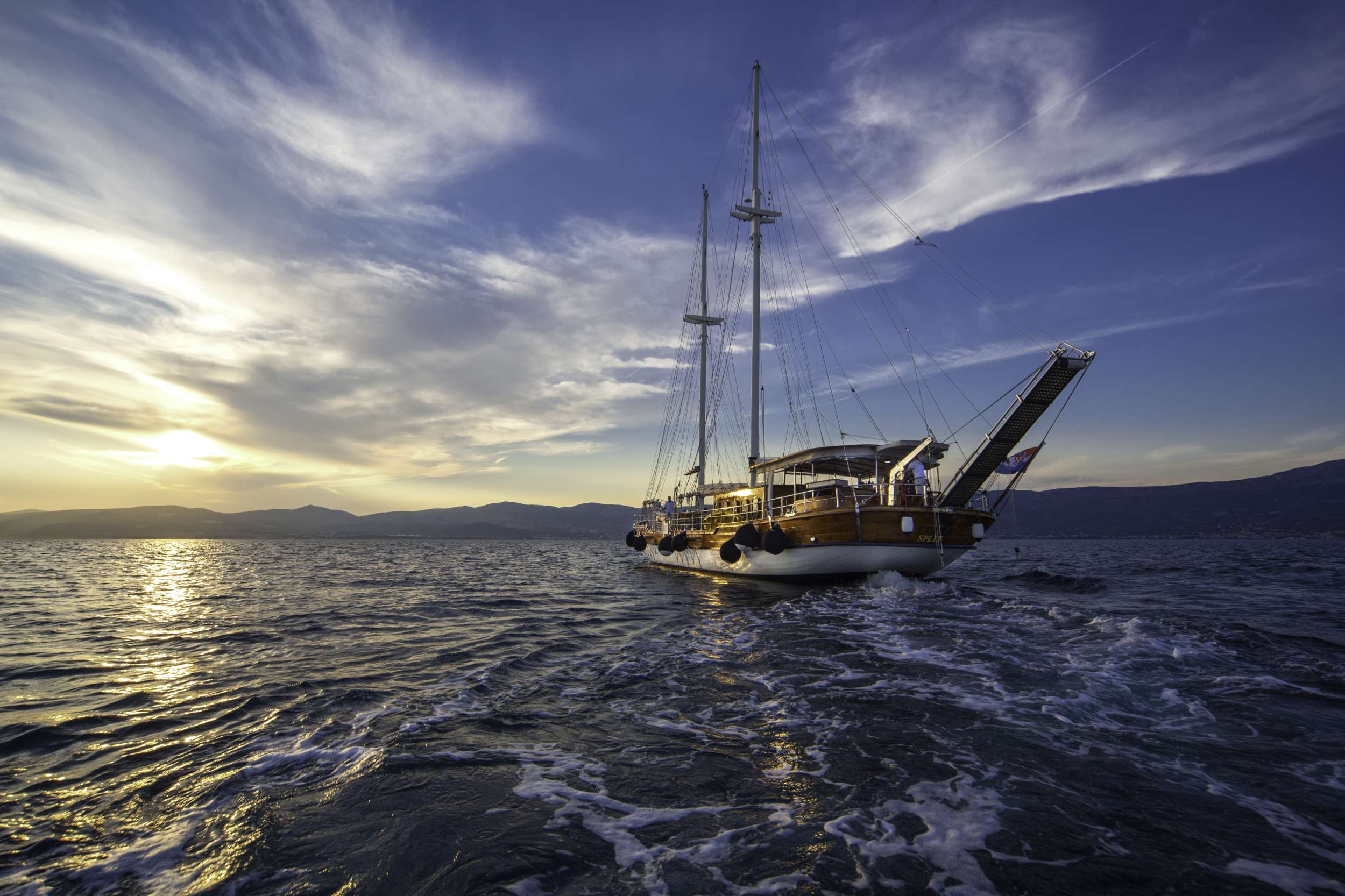 LIBRA Yacht Charter - Sy Libra