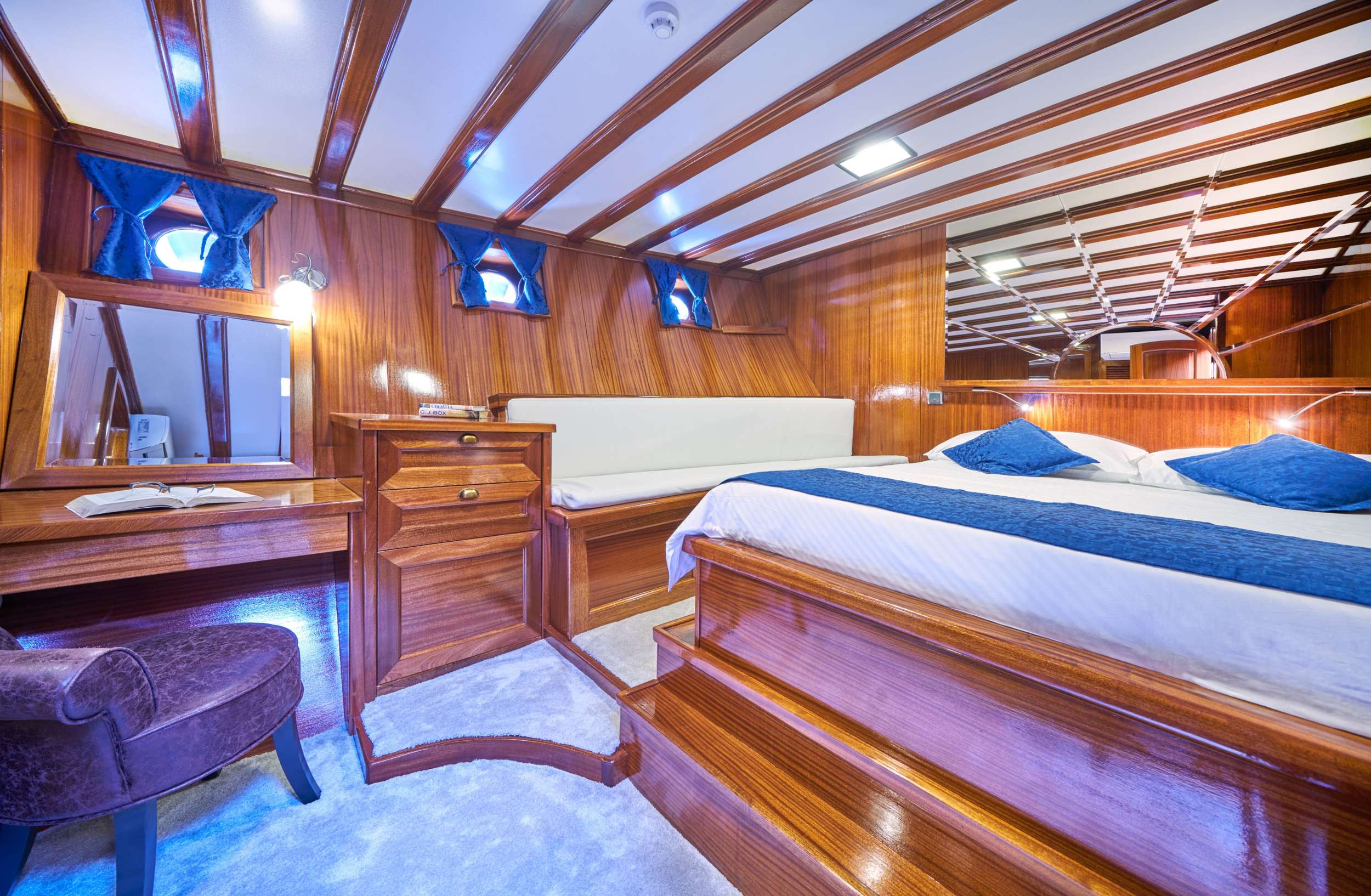 STELLA MARIS Yacht Charter - Double cabin