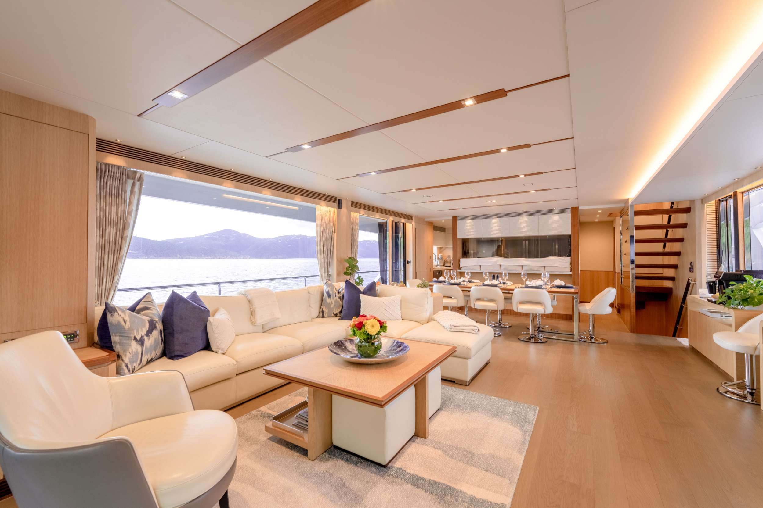 AQUA LIFE Yacht Charter - Main Salon