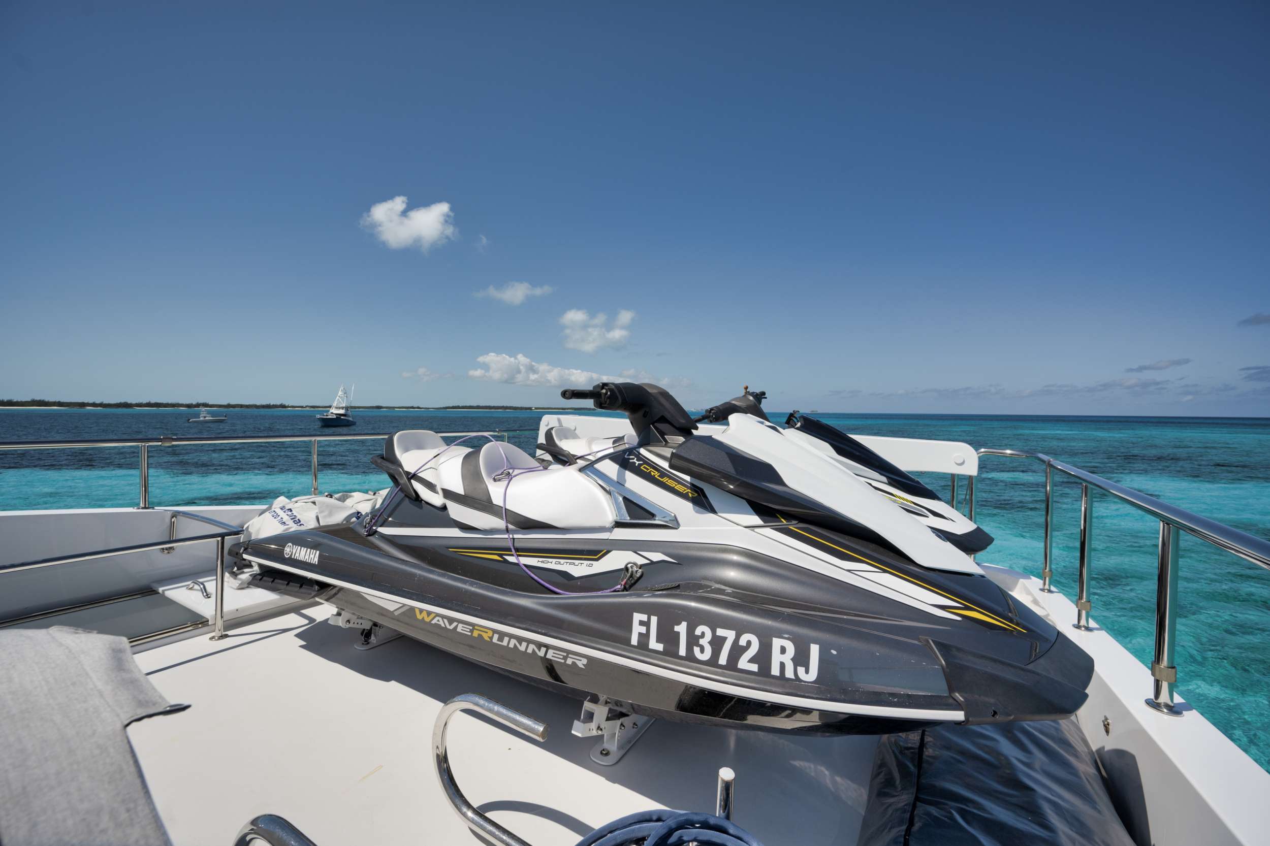 LIMITLESS Yacht Charter - Two Jet Skis