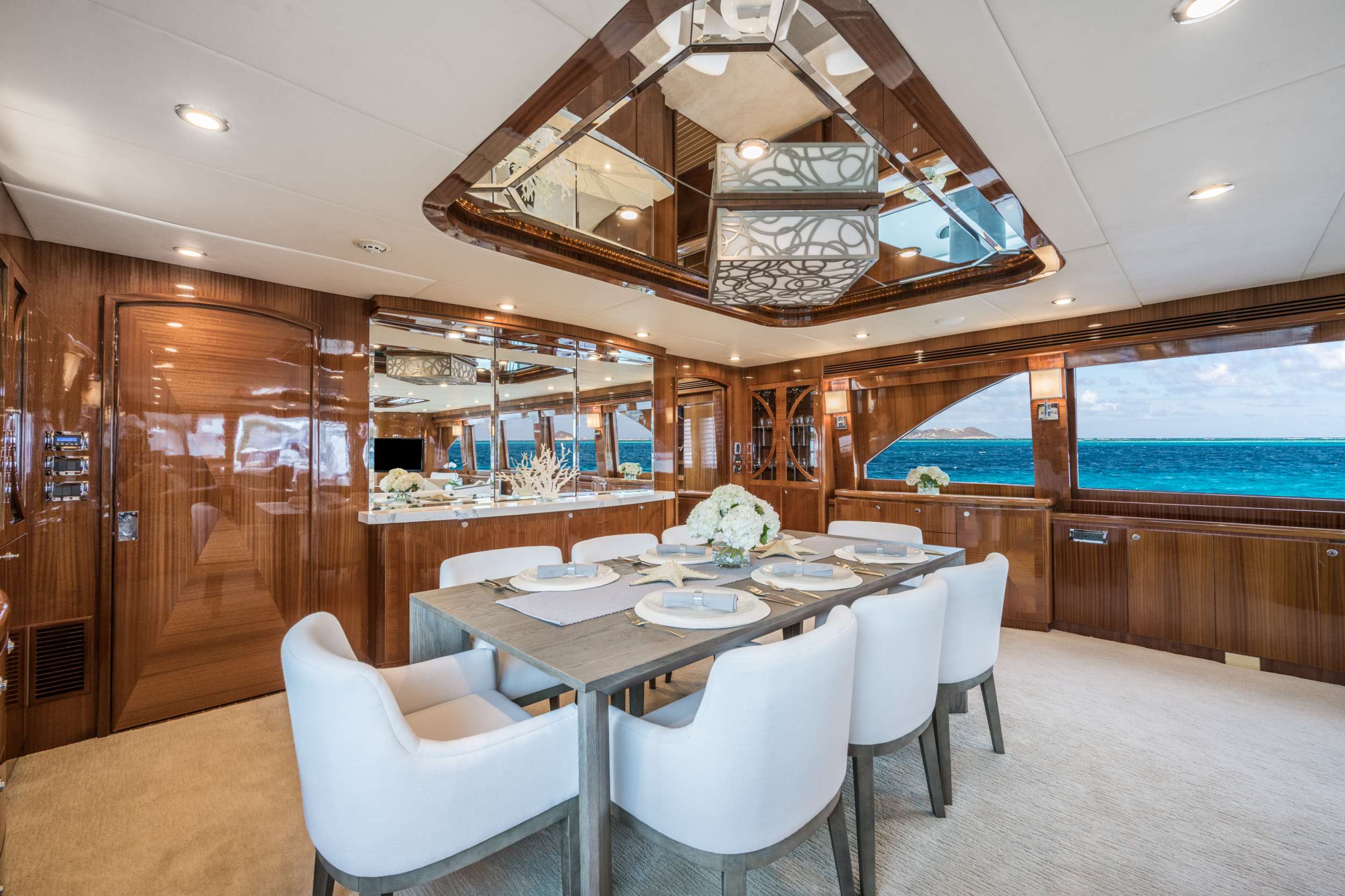LIMITLESS Yacht Charter - Formal Dining
