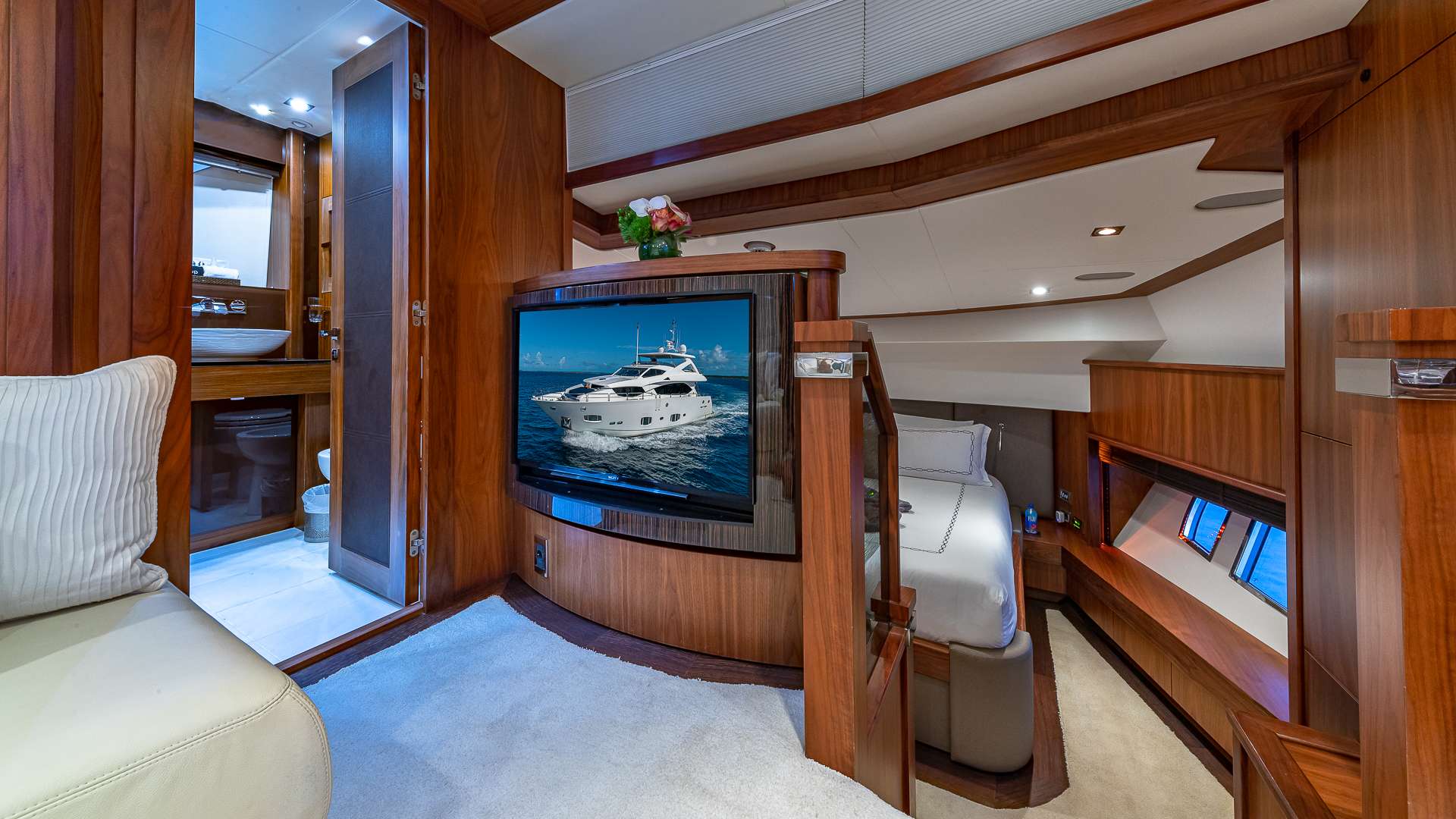 EMRYS Yacht Charter - Split Level/On-Deck King Master Stateroom
