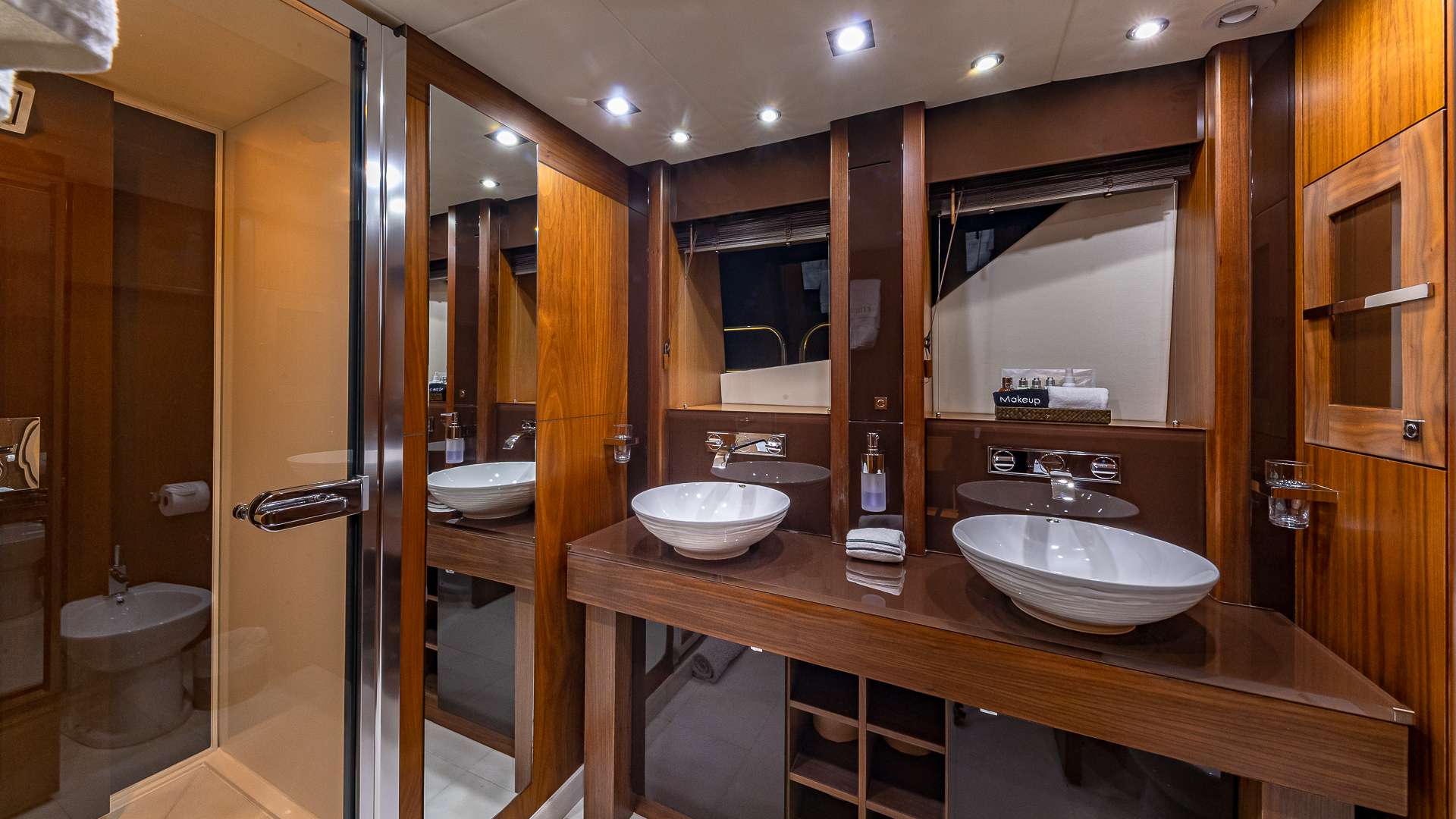 EMRYS Yacht Charter - Master Ensuite with Shower