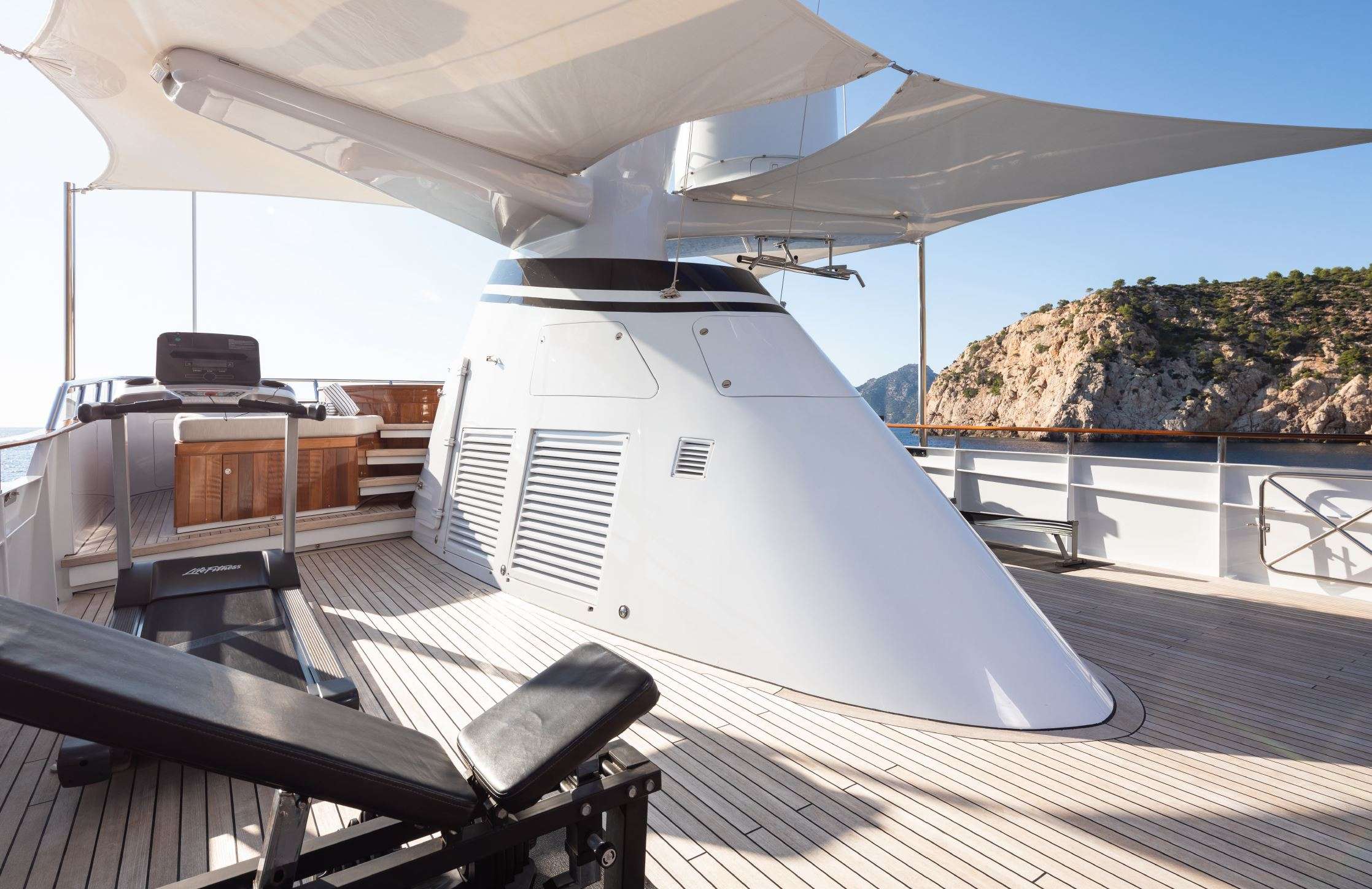 MIRAGE Yacht Charter - Sun Deck
