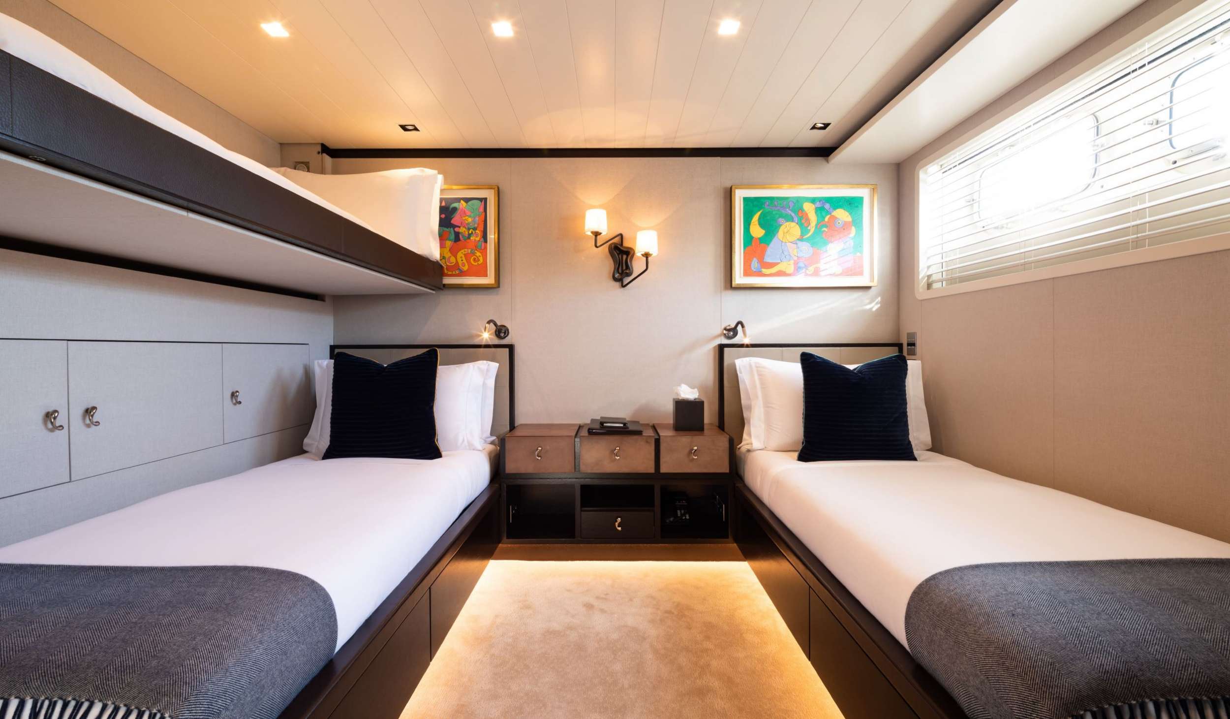 MIRAGE Yacht Charter - Guest Stateroom "Miro"
