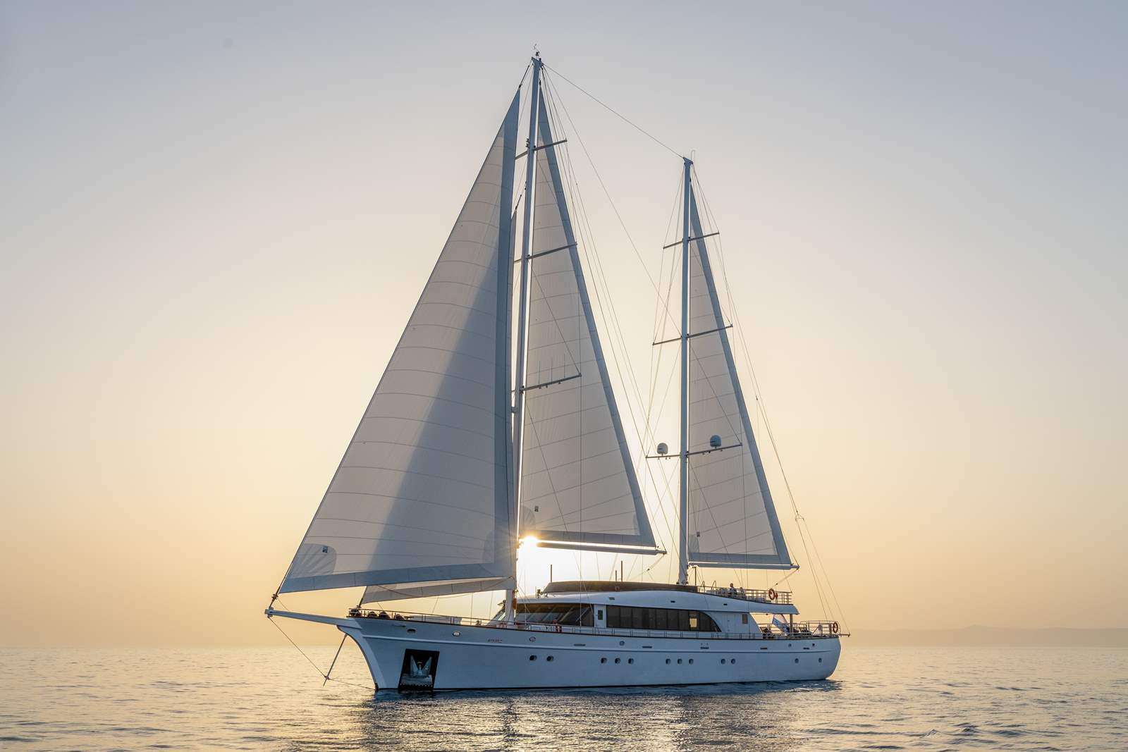 Love Story Yacht Charter - Ritzy Charters