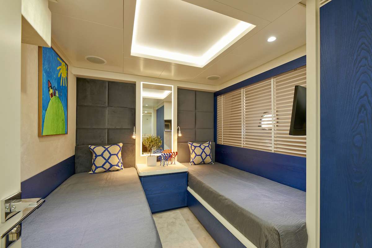 Twin guest cabin