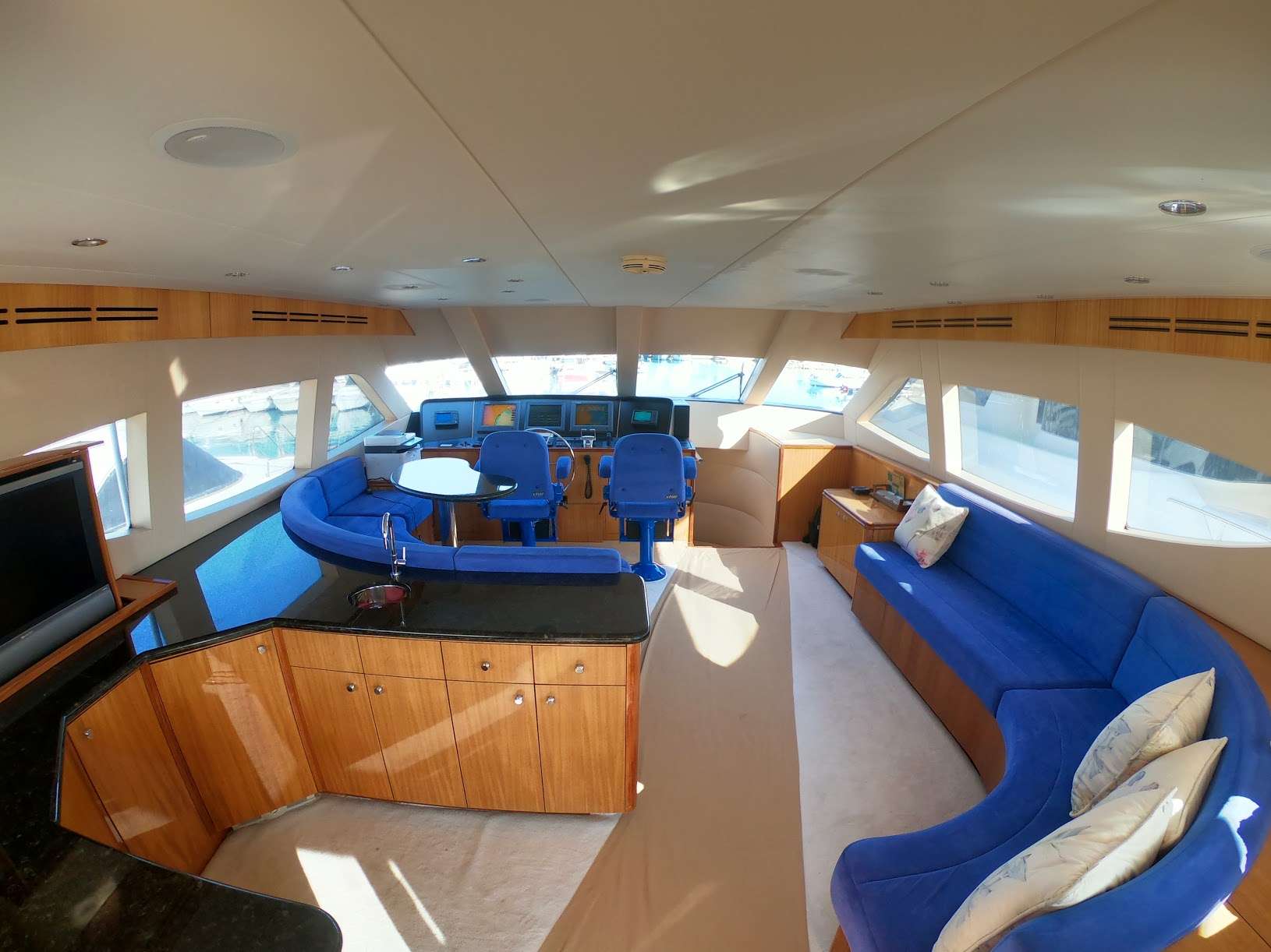 TOP SHELF Yacht Charter - Enclosed flybridge lounge
