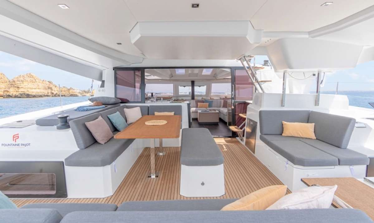 Cockpit dining area