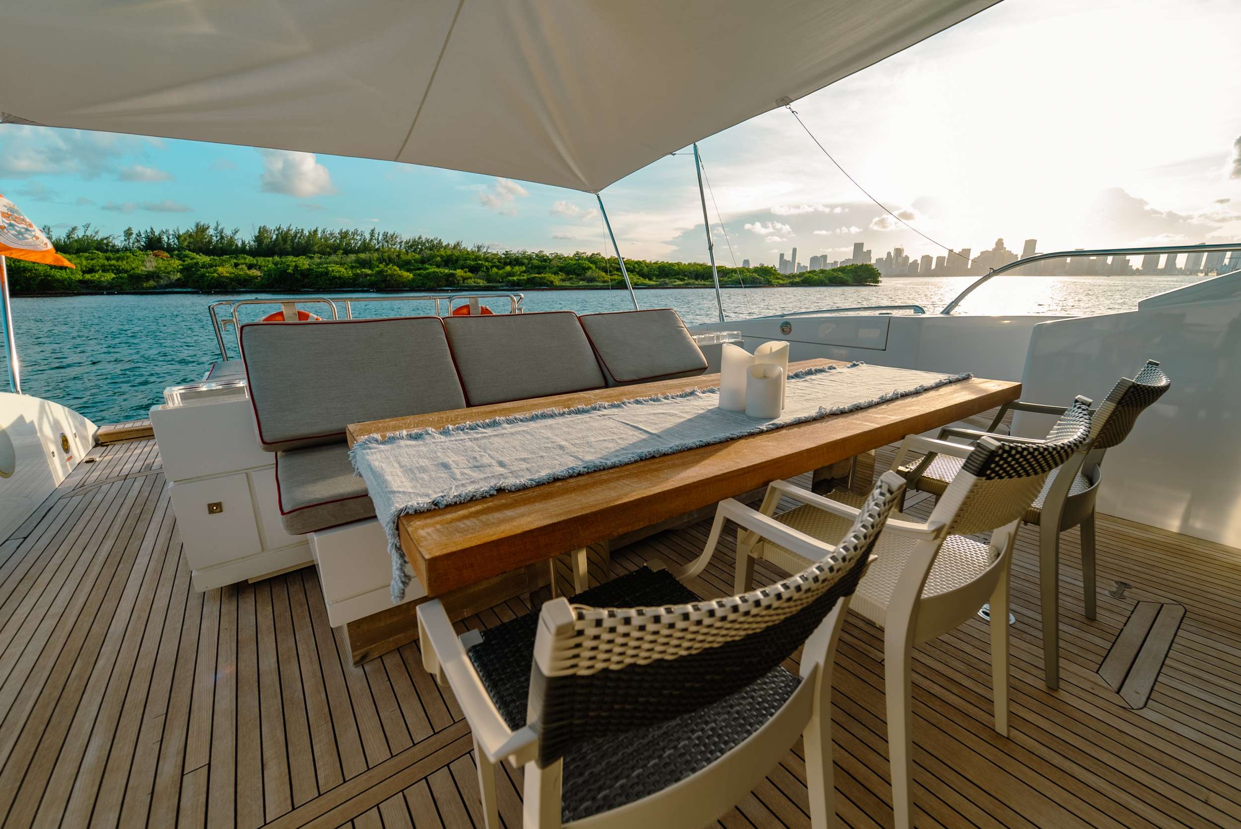 HOUDINI Yacht Charter - Aft Deck