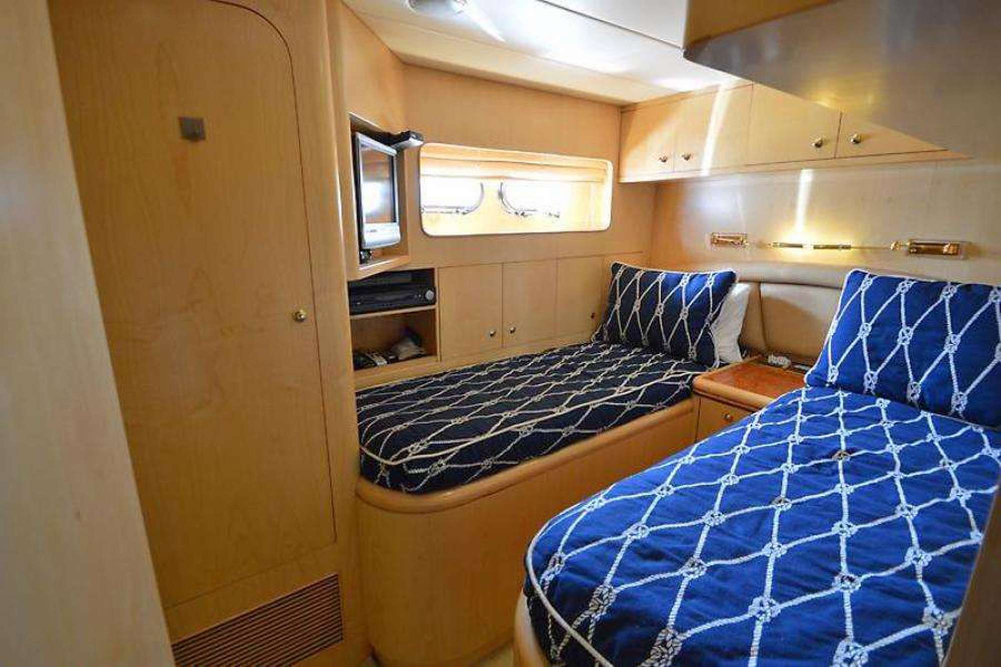 Twin Cabin