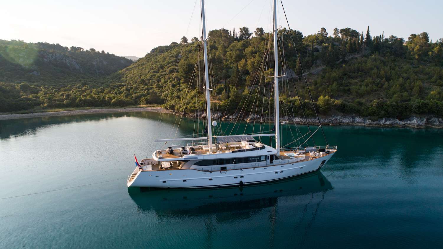 NAVILUX Yacht Charter - At anchor in Croatia