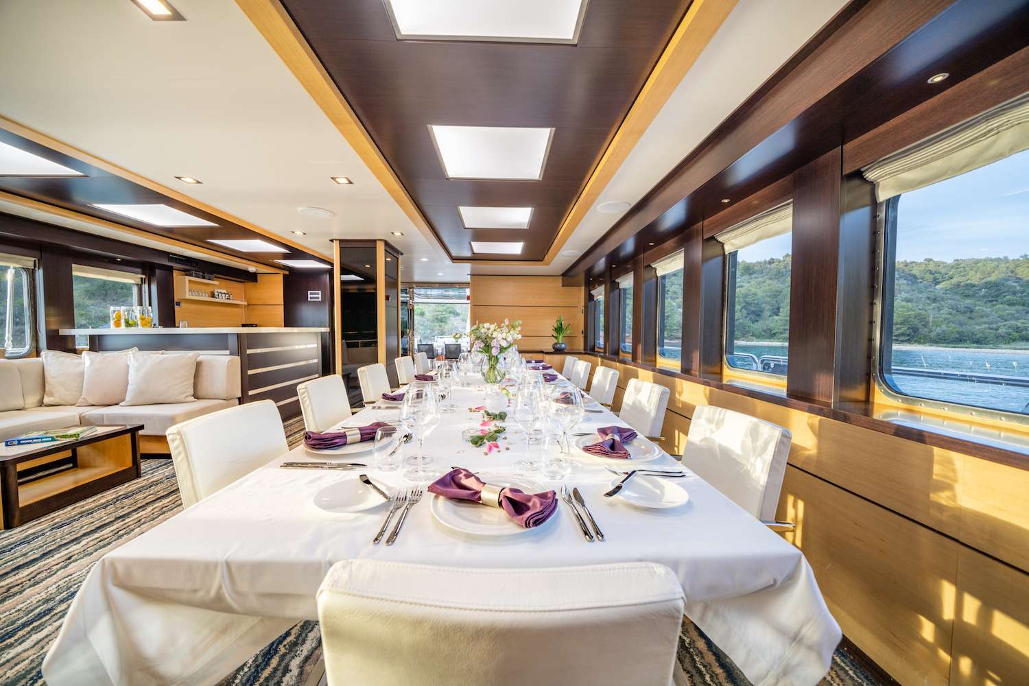 NAVILUX Yacht Charter - Dining