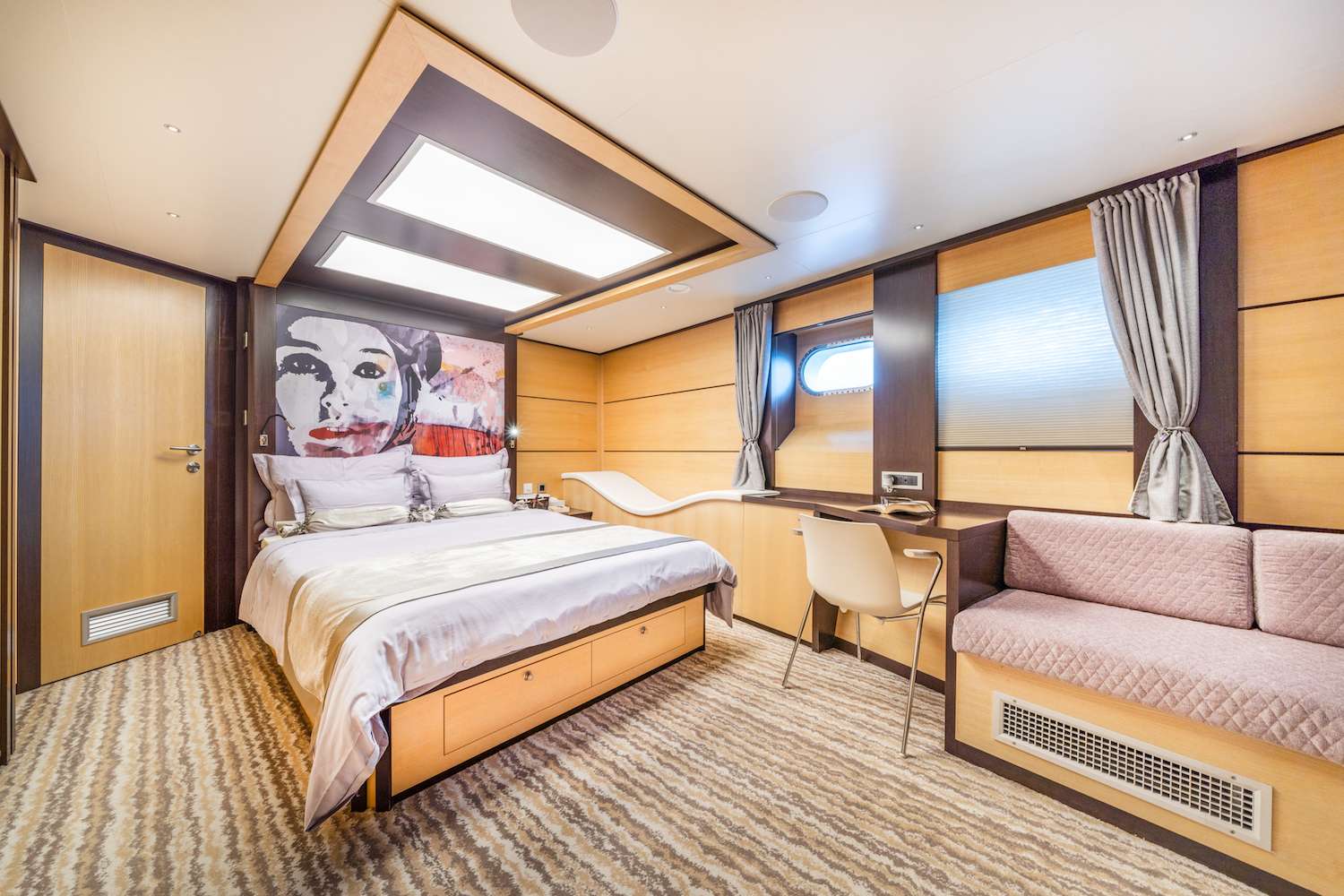 NAVILUX Yacht Charter - Natalie Master Suite