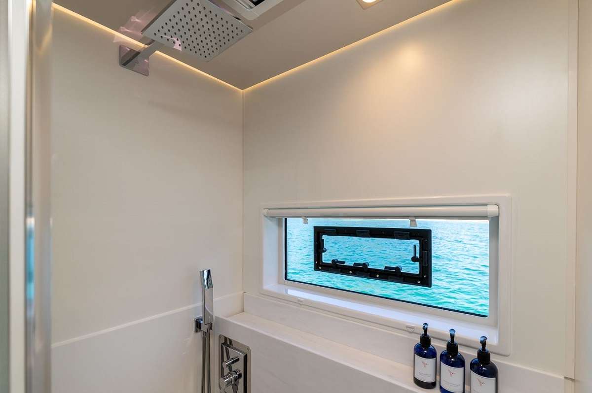 COLIBRI Yacht Charter - Master Shower with Toiletries
