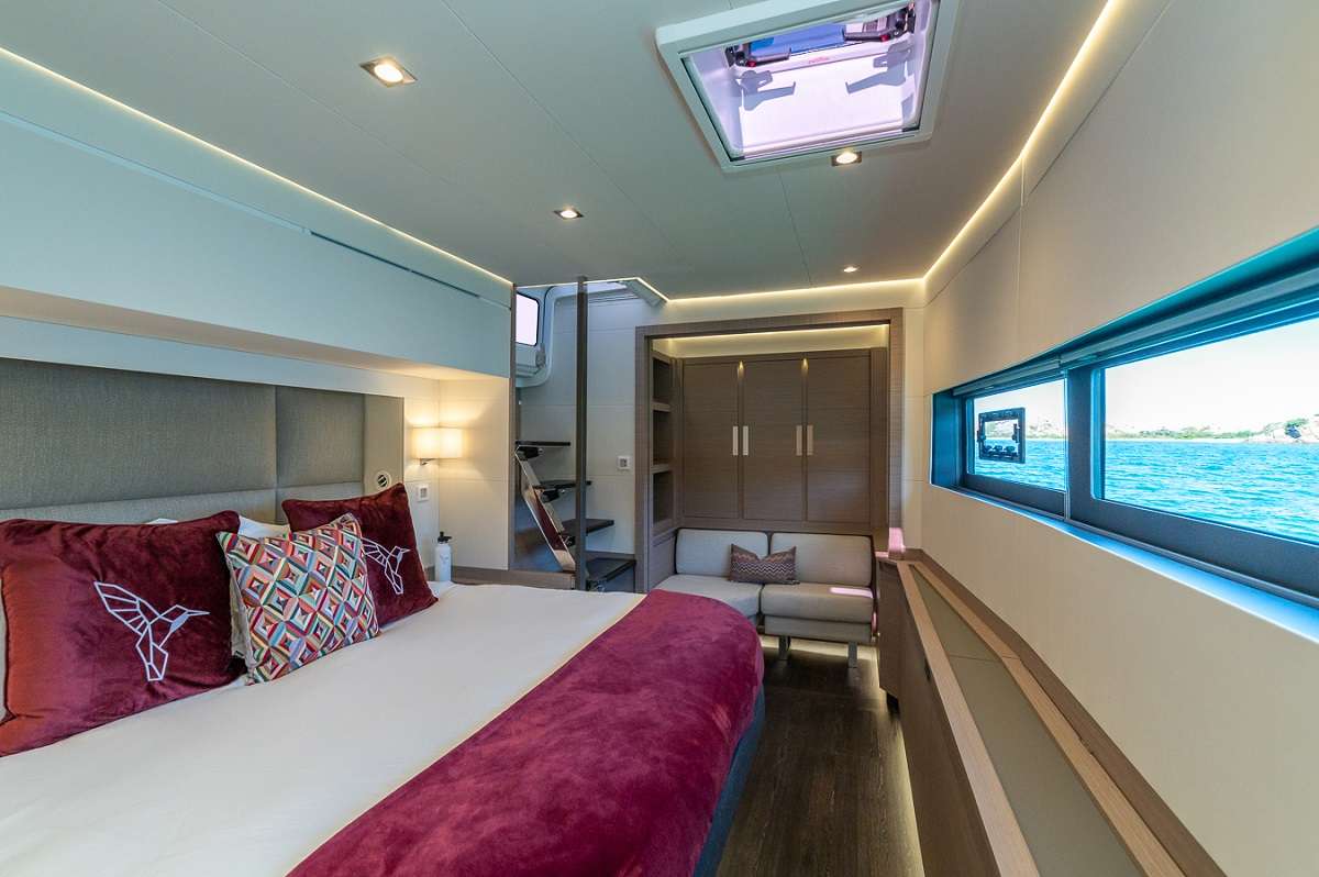 COLIBRI Yacht Charter - Master Suite with private entrance to foredeck seating