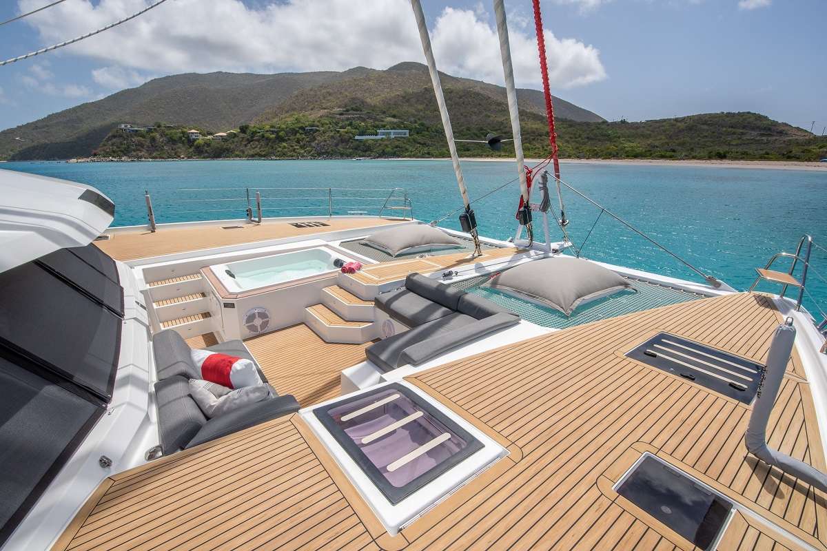 COLIBRI Yacht Charter - Bow access from master Suite