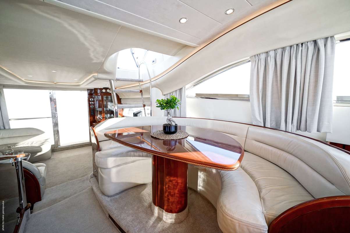 DISTAR PRINCESS Yacht Charter - Interior Salon (#2)