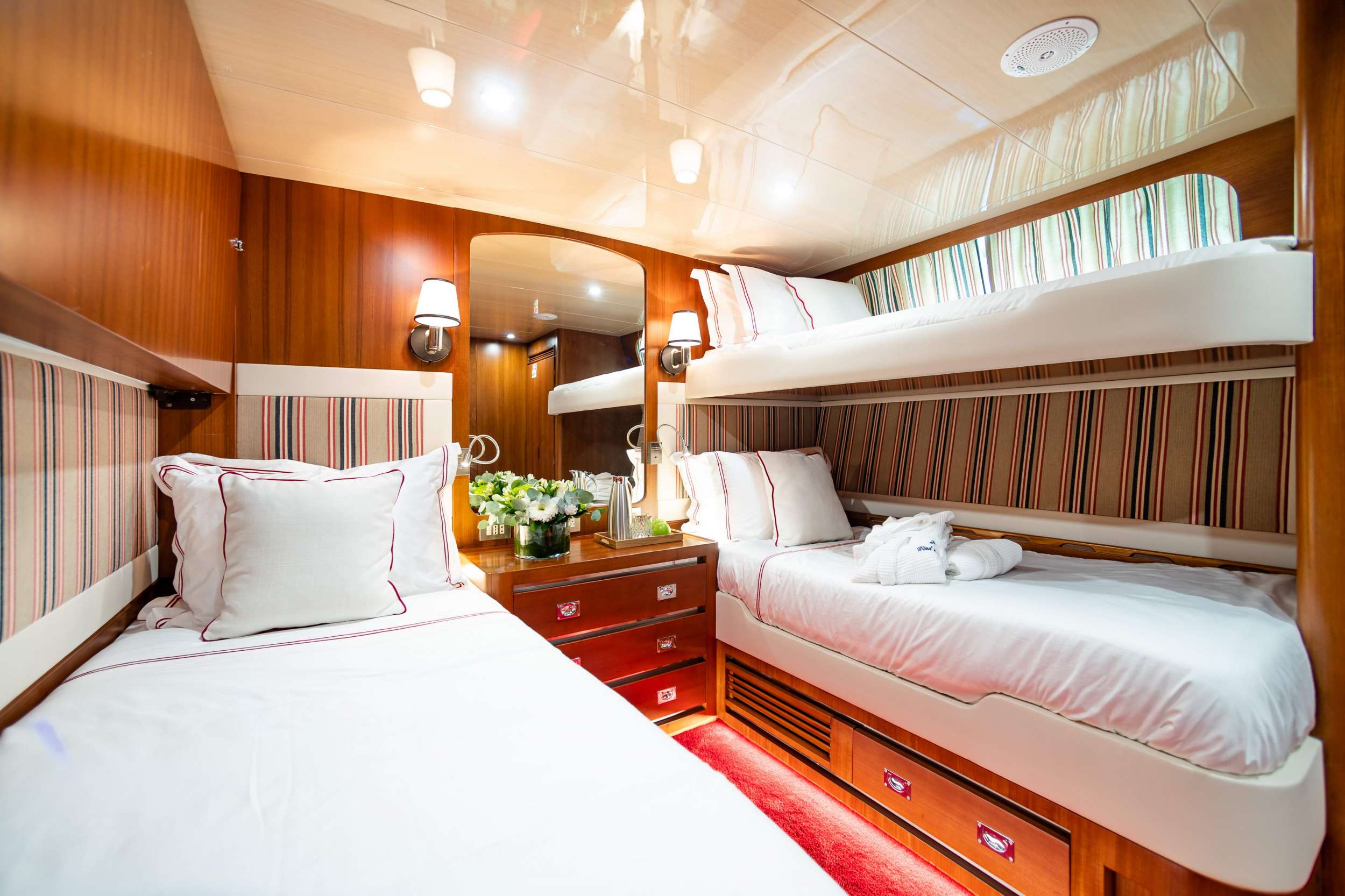 WIND OF FORTUNE Yacht Charter - Twin Suite with pullman bed