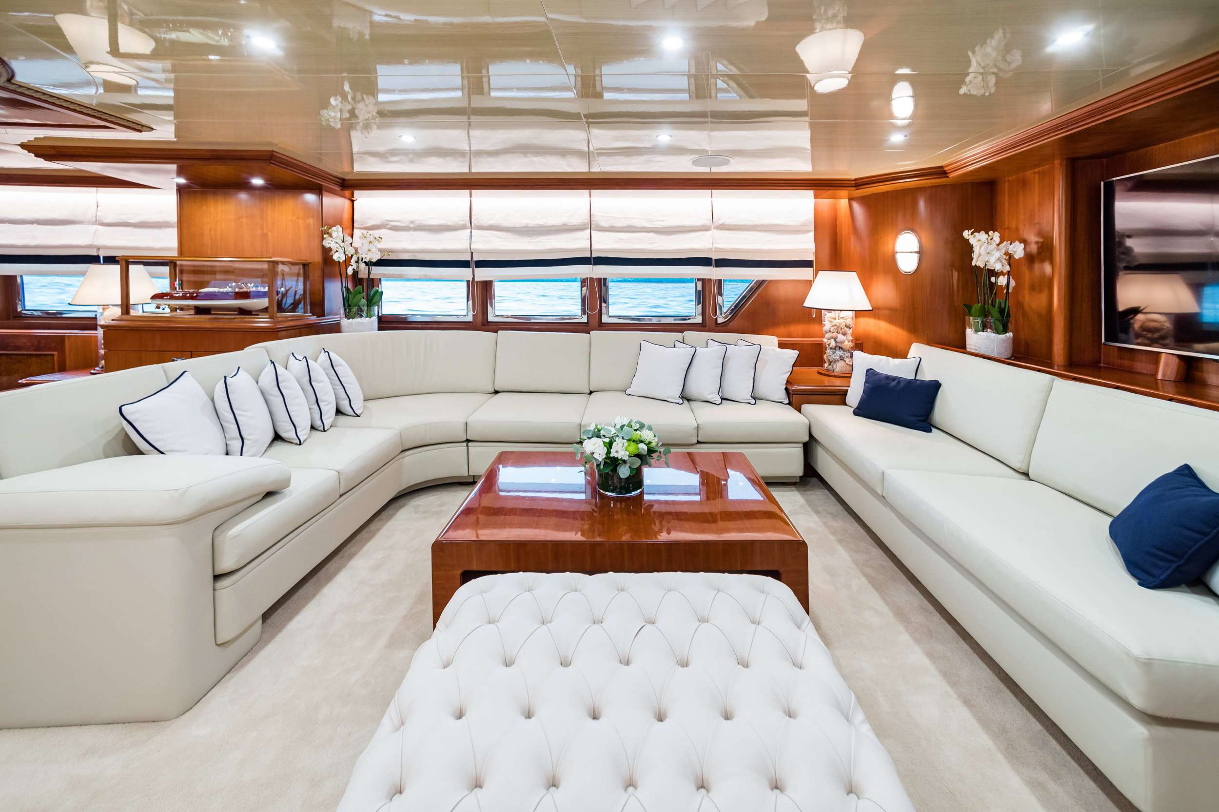 WIND OF FORTUNE Yacht Charter - Salon