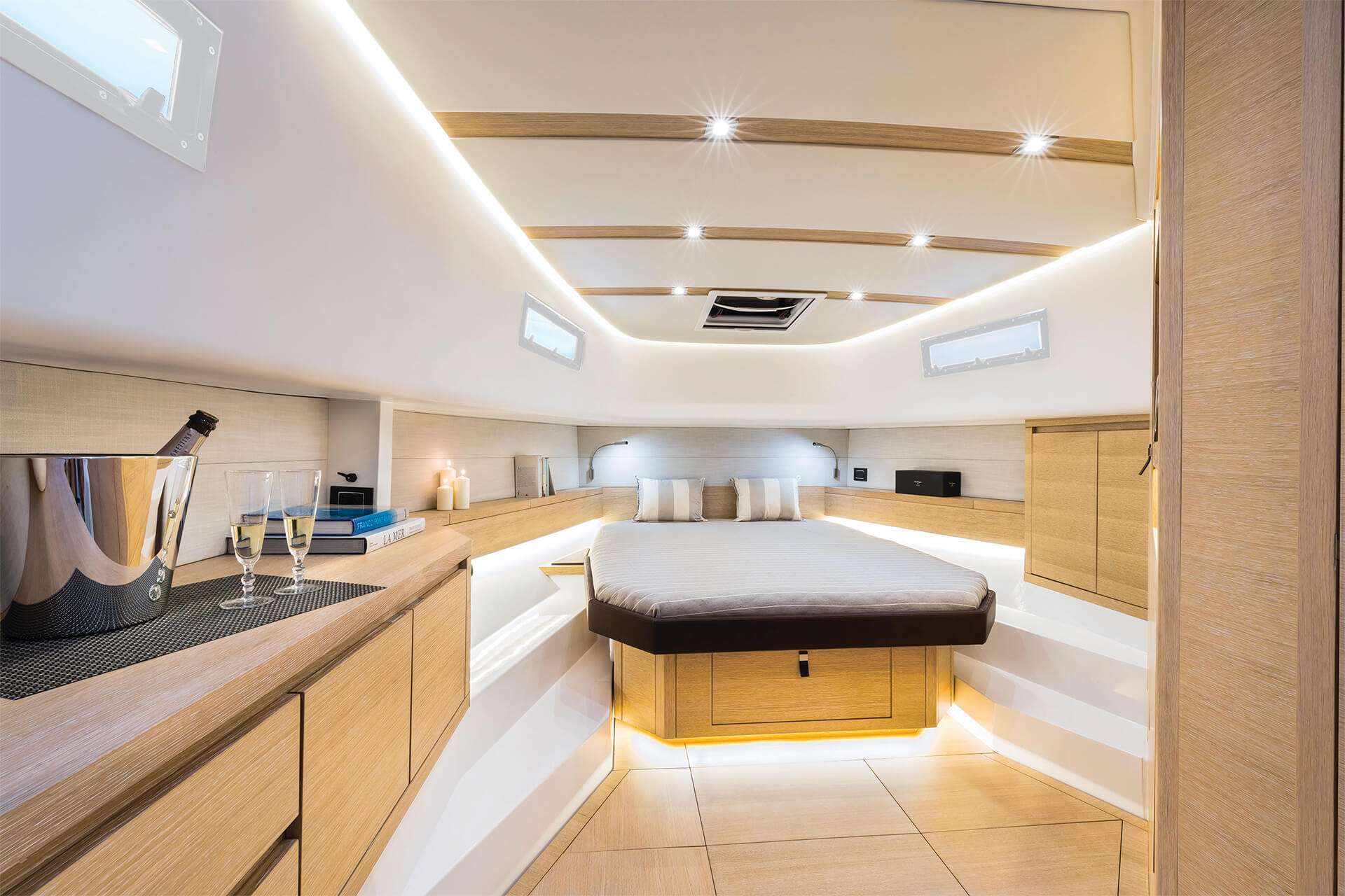 BABY D Yacht Charter - Master Cabin