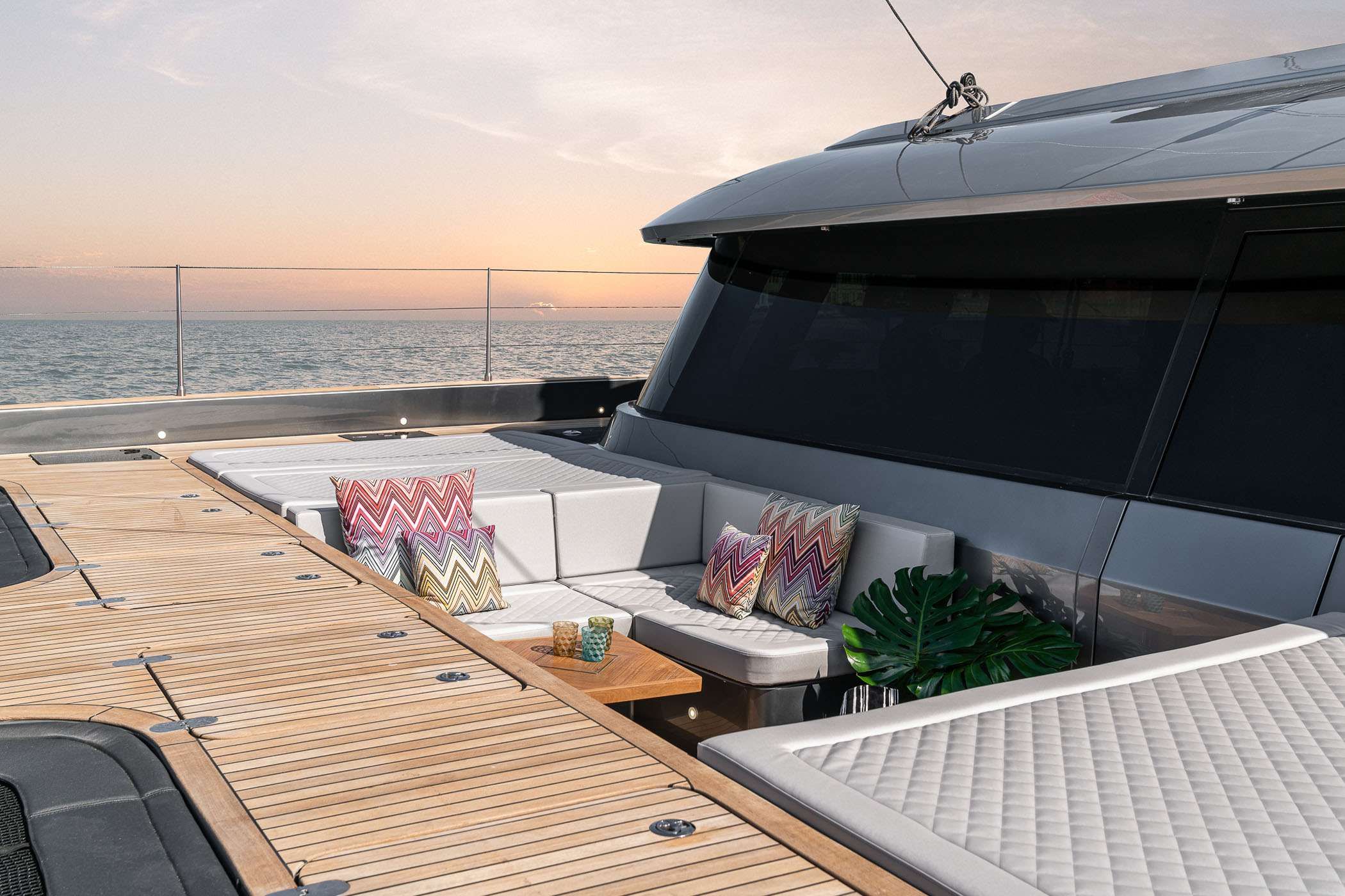 Foredeck Lounge Area
