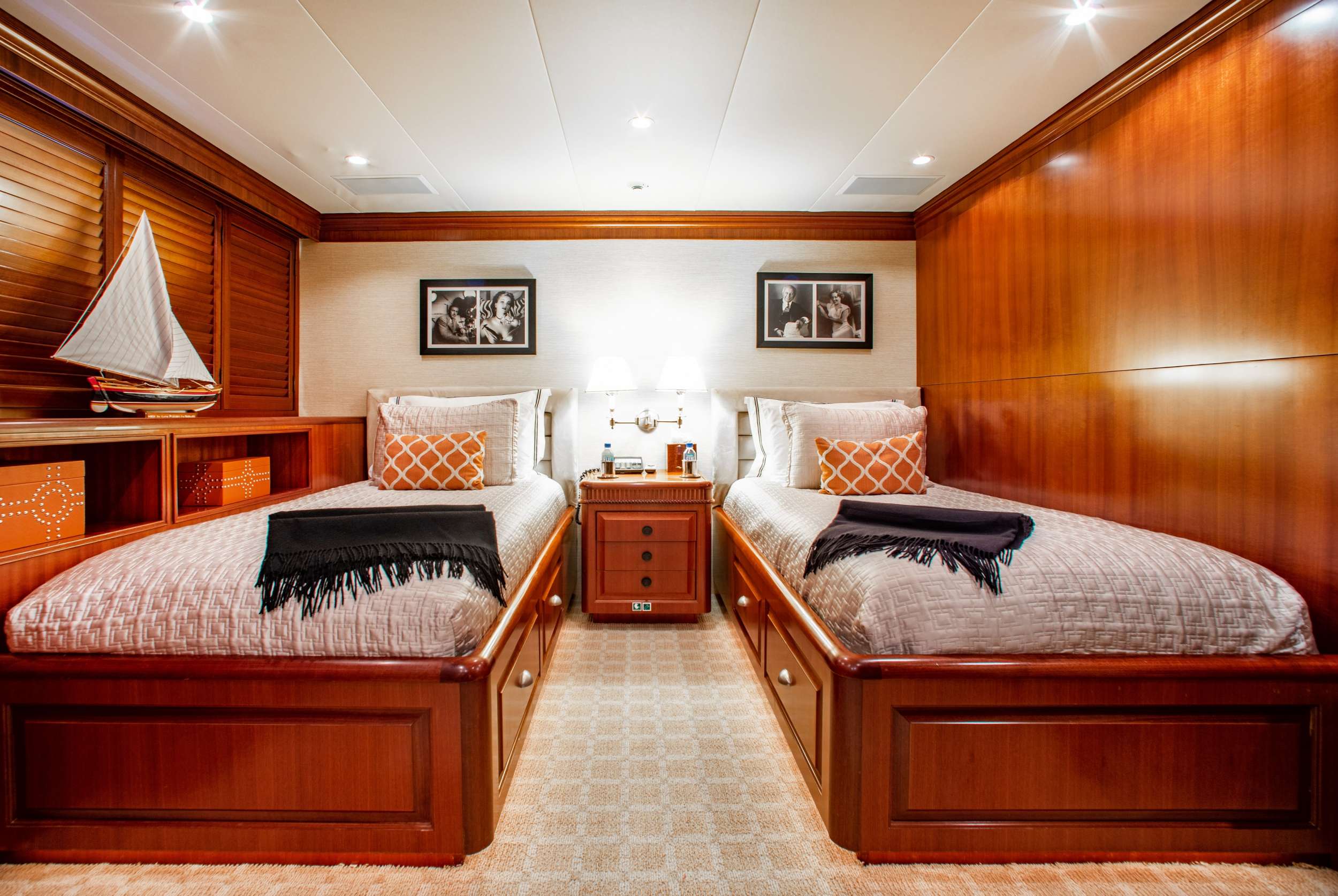 TWIN CABIN