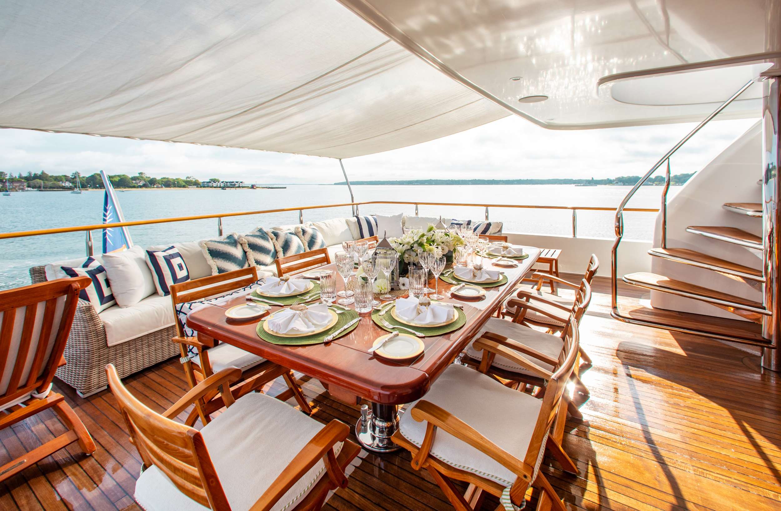 BRIDGE DECK AFT DINING