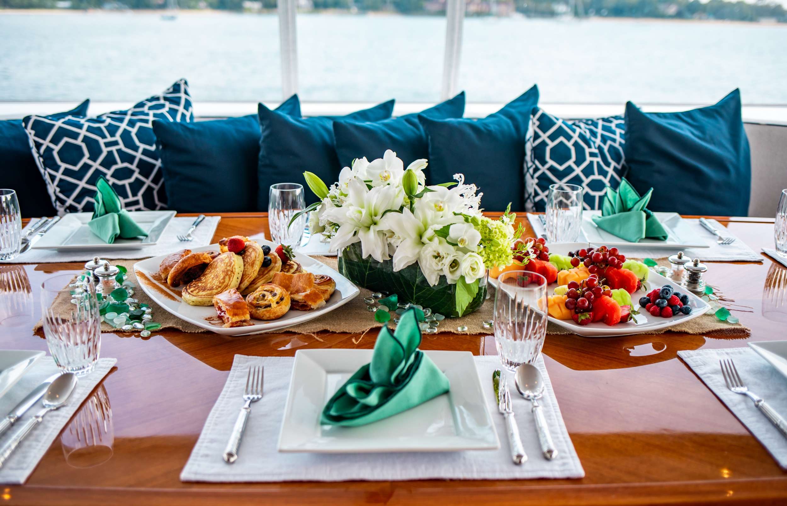 MAIN DECK AFT DINING