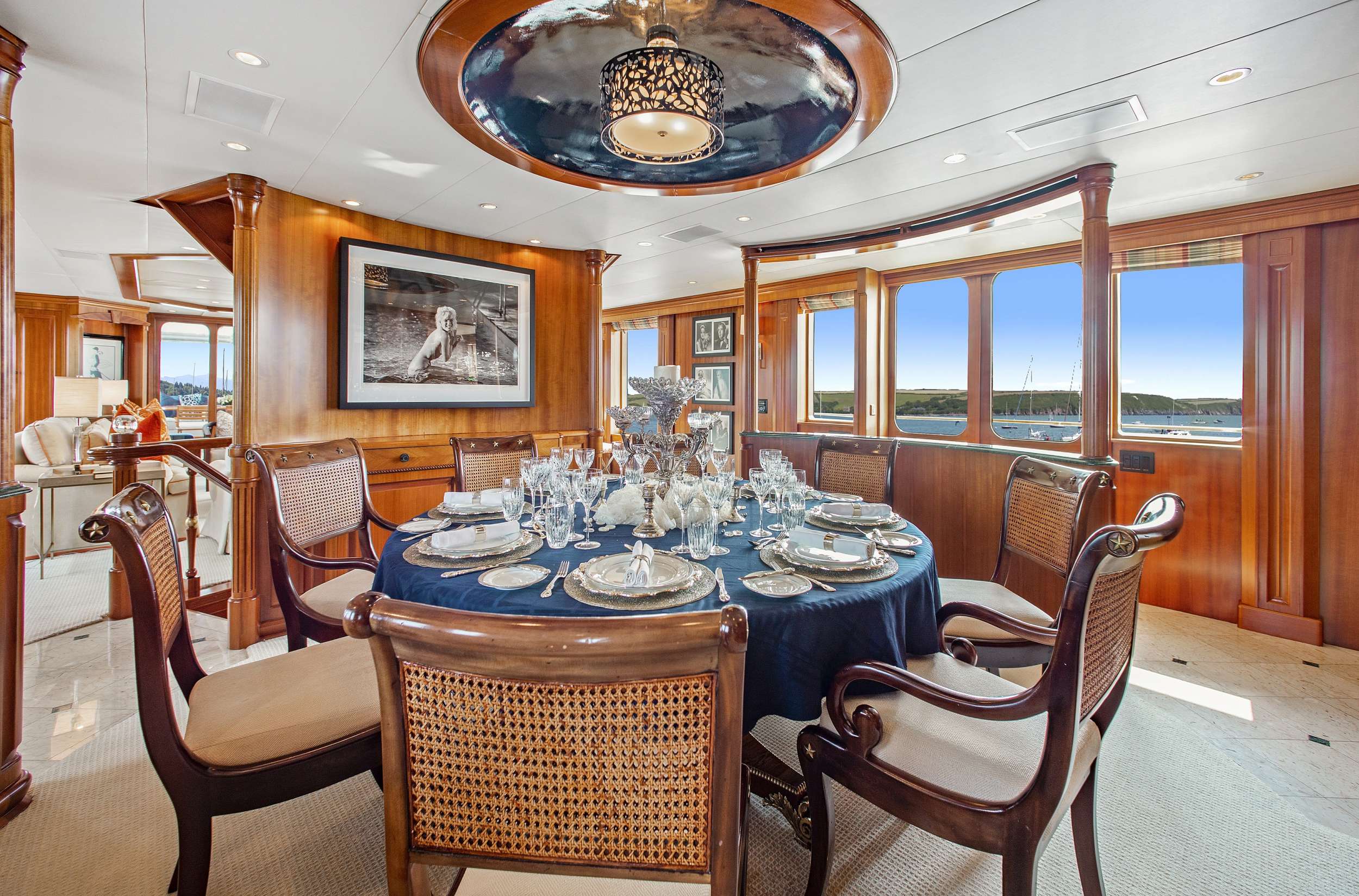 MAIN DINING