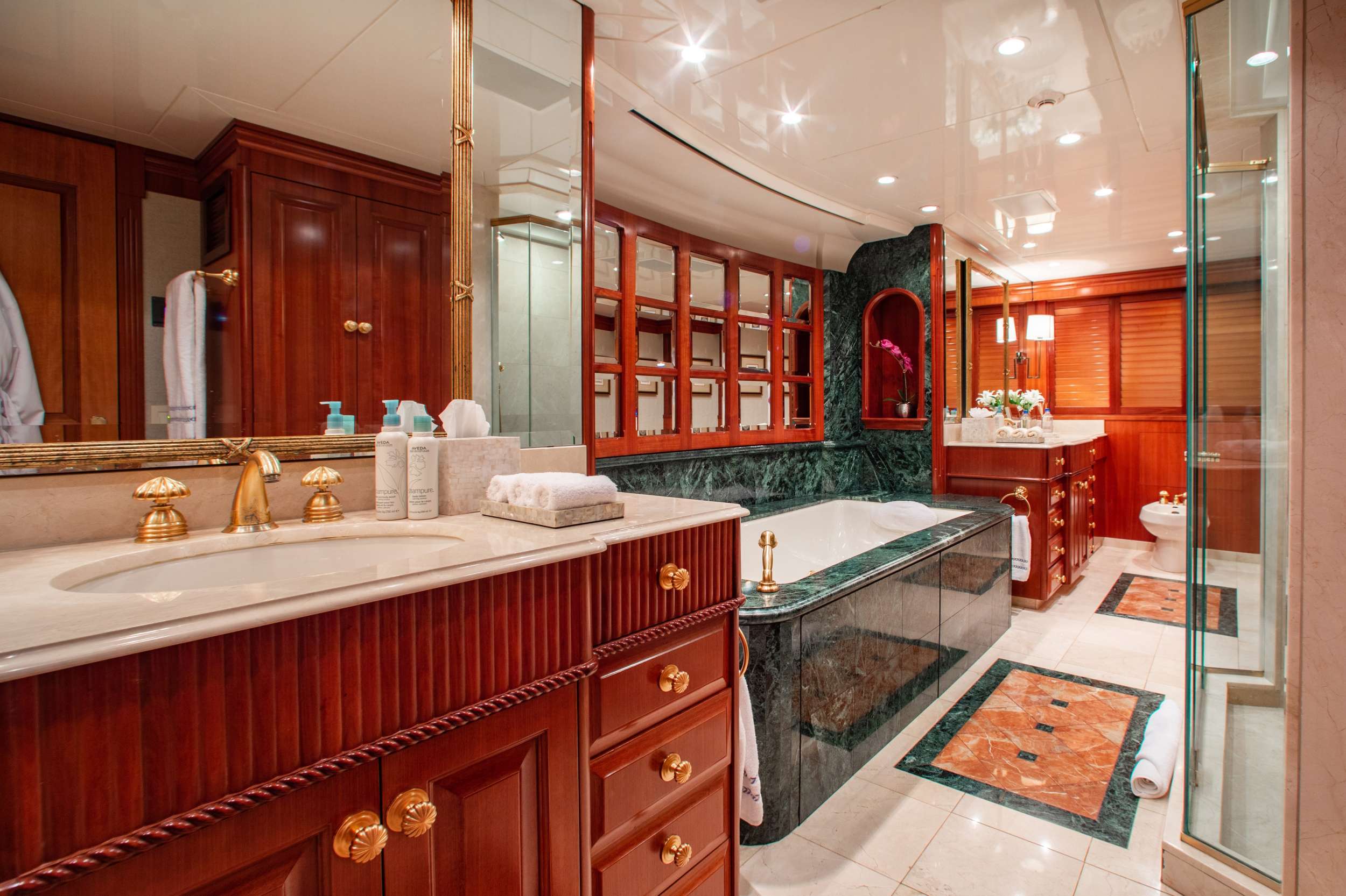 MASTER ENSUITE