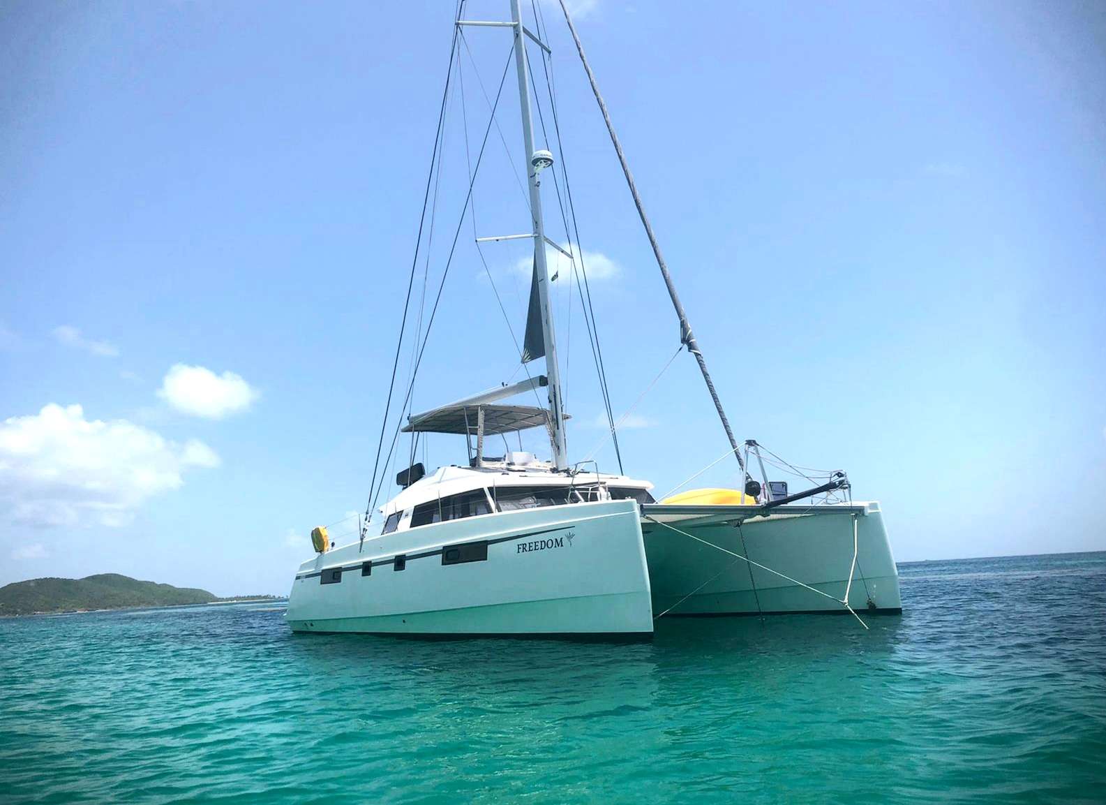 Yacht Charter Freedom | Ritzy Charters